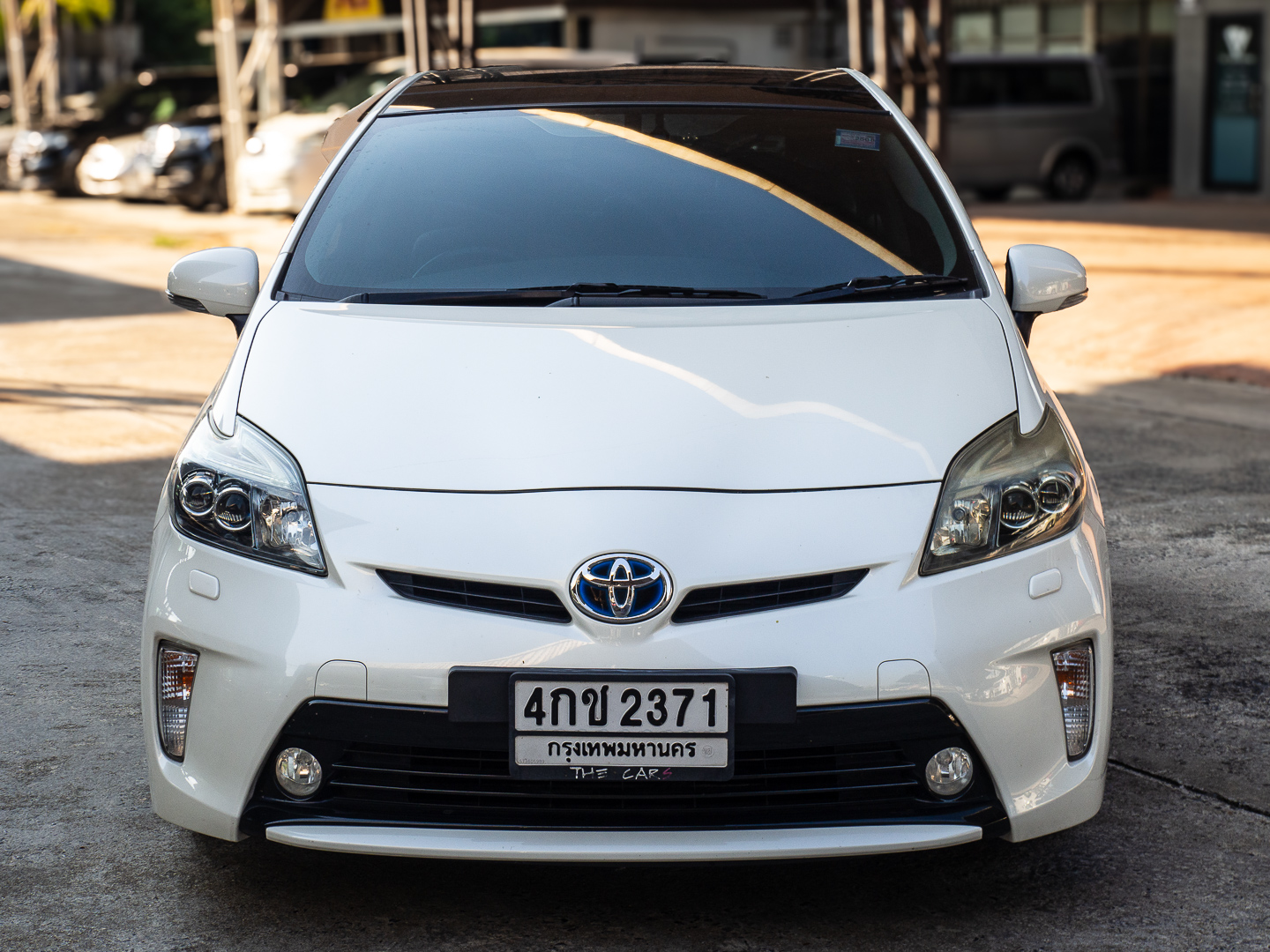 2012 Toyota Prius สีขาว (รูปที่ 4)