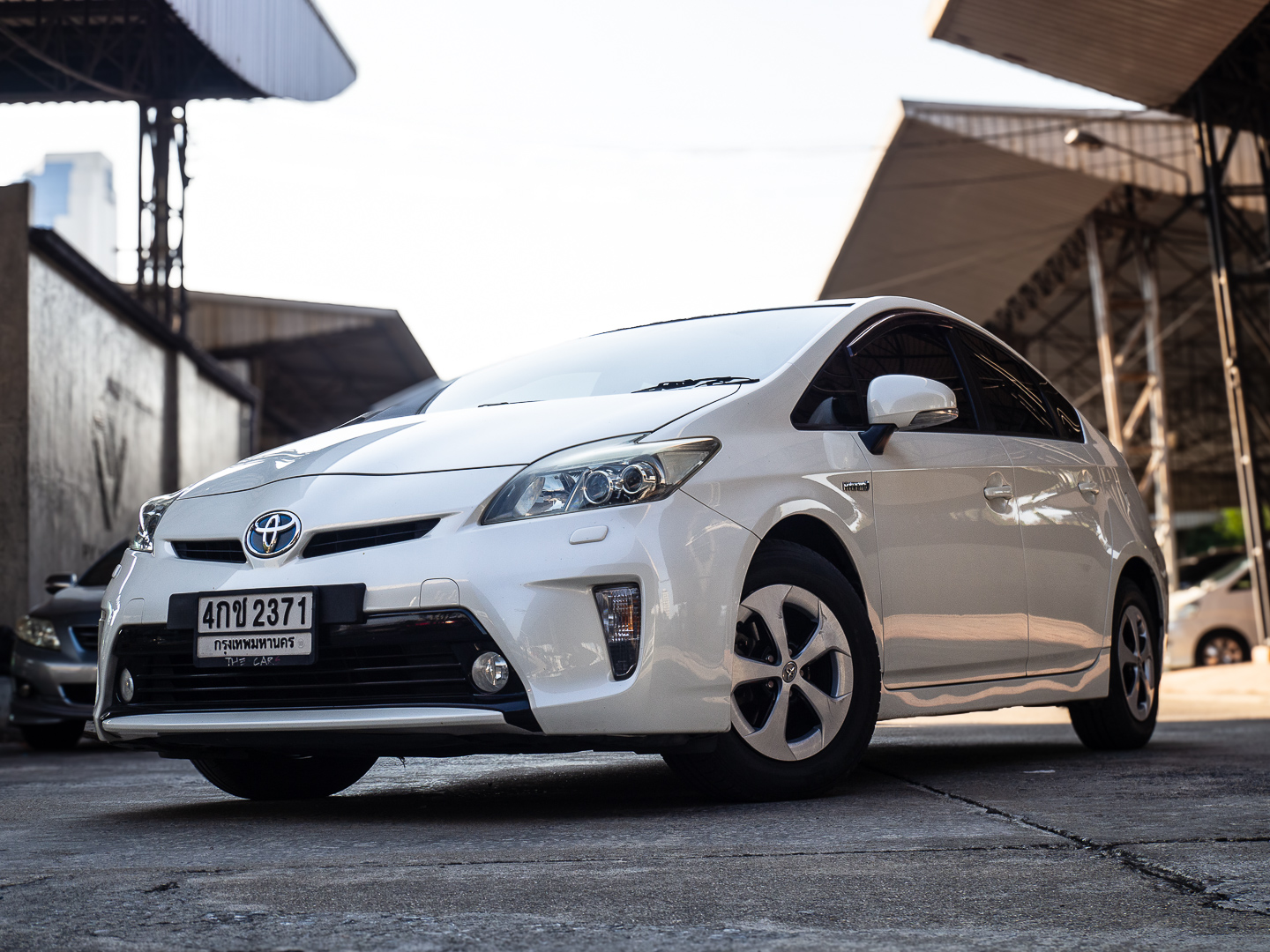 2012 Toyota Prius สีขาว (รูปที่ 3)