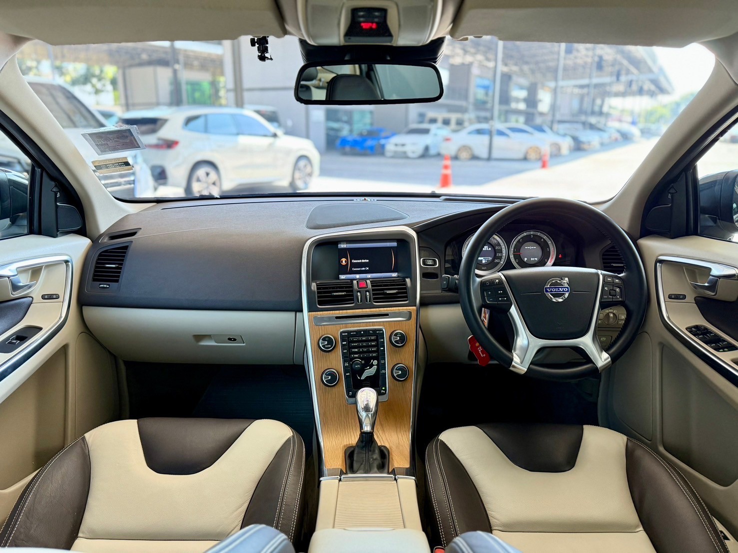 Volvo XC60 2.0 D4 ปี 2013 เครื่องยนต์ ดีเซล ประหยัดมาก ไมล์ 9 หมื่นแท้ (รูปที่ 10)
