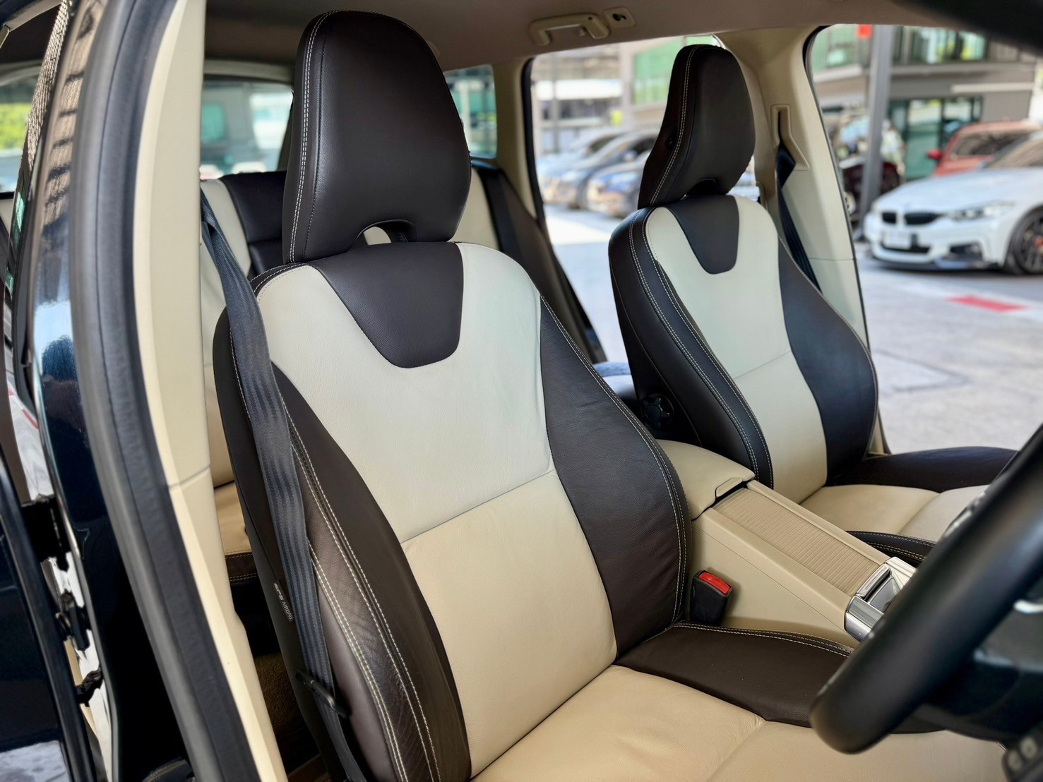 Volvo XC60 2.0 D4 ปี 2013 เครื่องยนต์ ดีเซล ประหยัดมาก ไมล์ 9 หมื่นแท้ (รูปที่ 11)