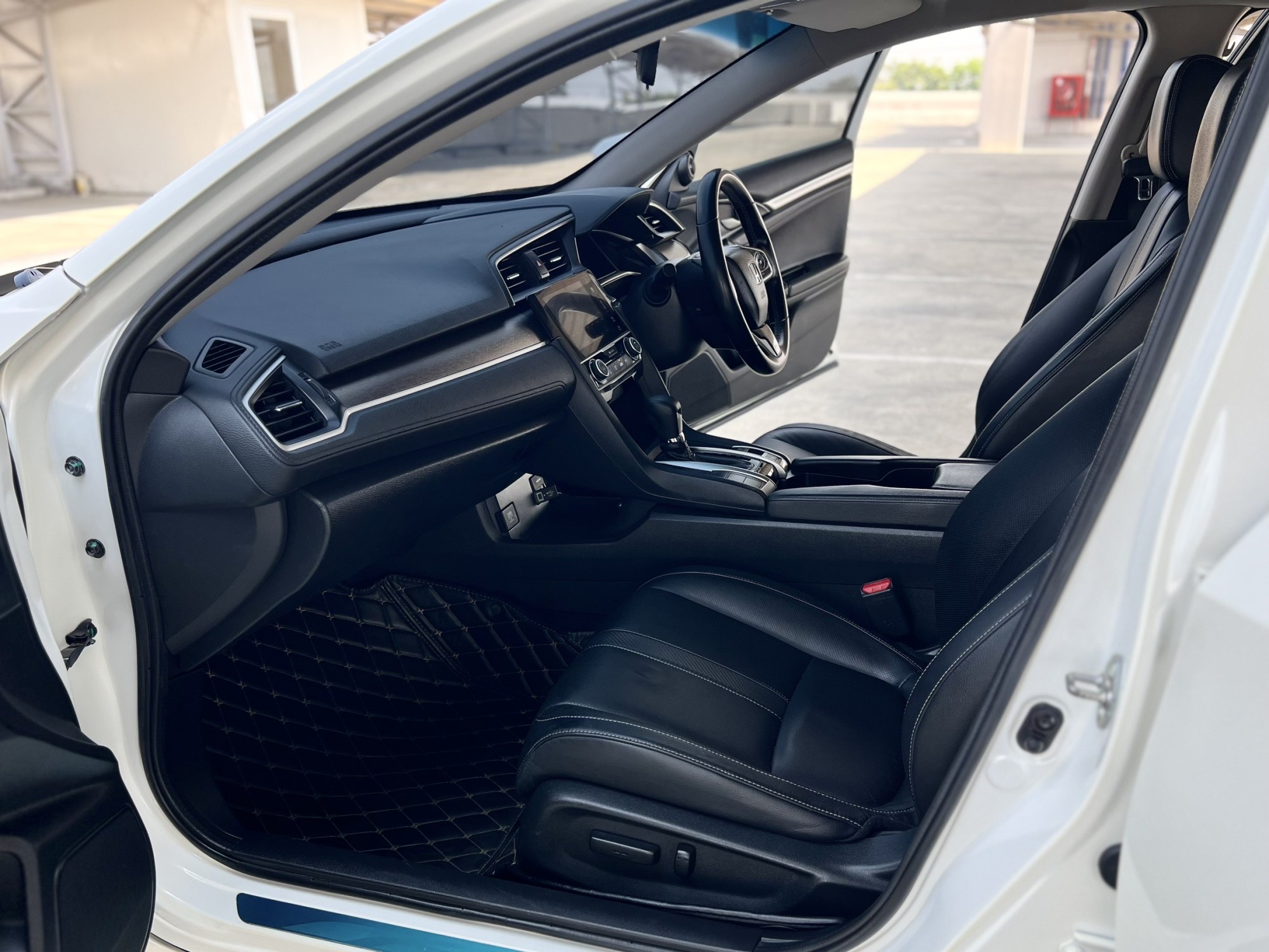HONDA CIVIC 1.5 TURBO 12017 จด2019 เลขไมล์น้อย 50,000 กม. (รูปที่ 15)