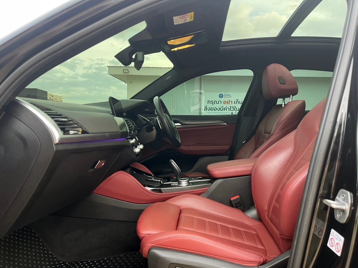 2020 BMW X4 G02 สีดำ (รูปที่ 5)