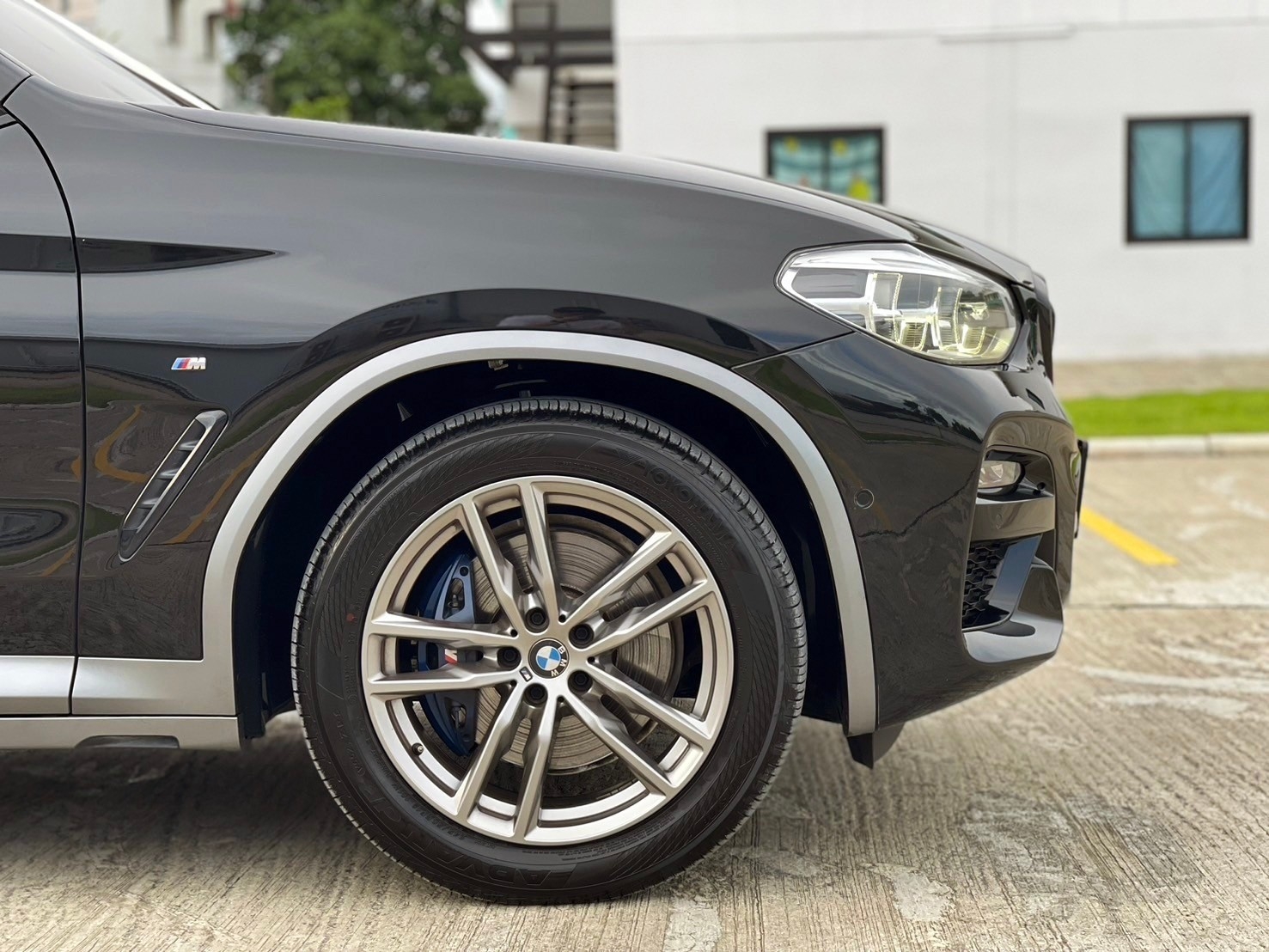 2020 BMW X4 G02 สีดำ (รูปที่ 2)