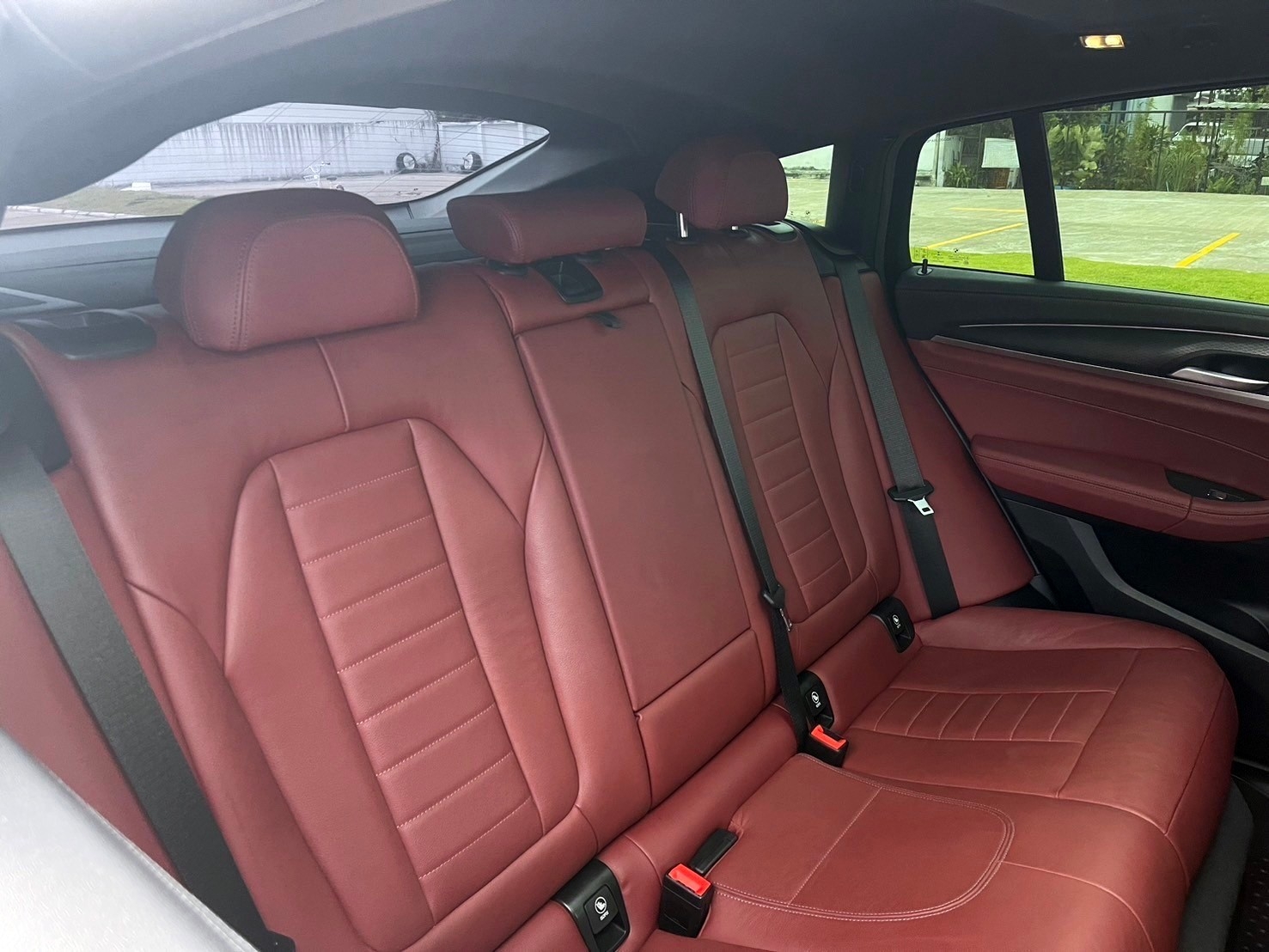2020 BMW X4 G02 สีดำ (รูปที่ 6)