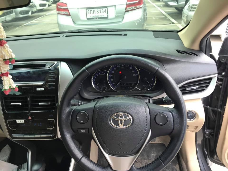 Toyota Yaris Ativ ปี 2018 สีเทา (รูปที่ 4)