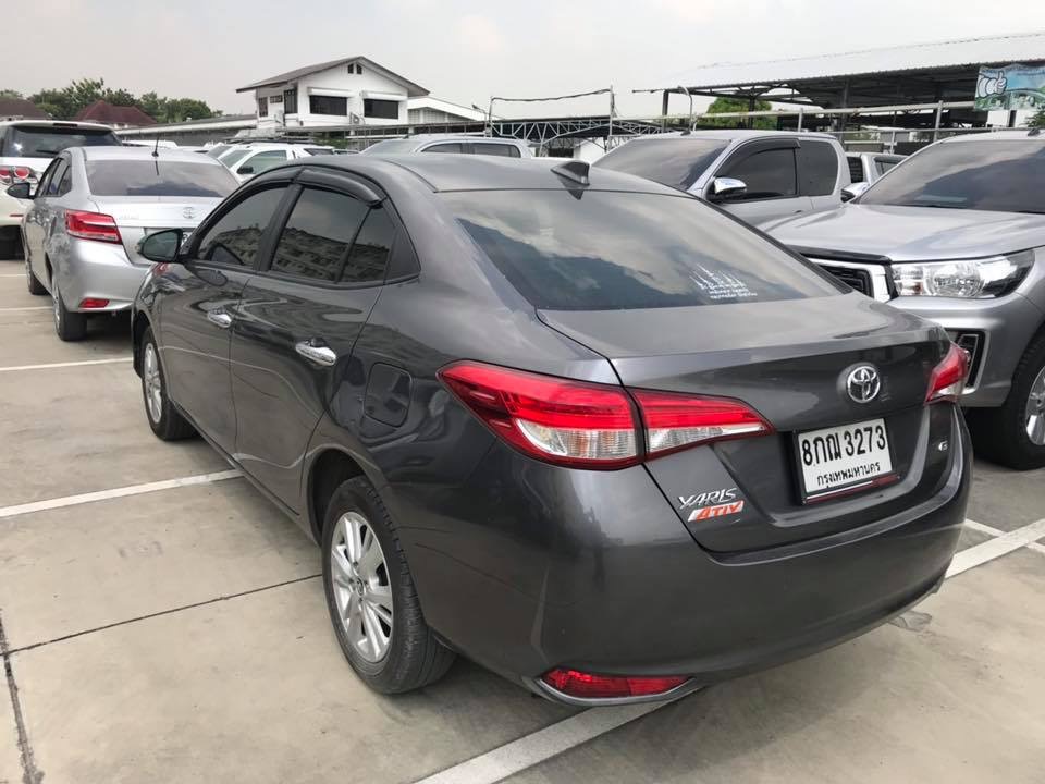 Toyota Yaris Ativ ปี 2018 สีเทา (รูปที่ 11)