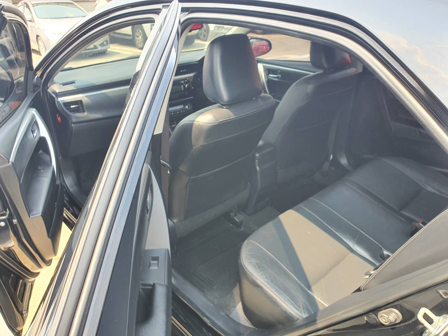 Toyota Corolla Altis 1.8G ปี2016 สีดำ มือ1 เช็คศูนย์ (รูปที่ 6)
