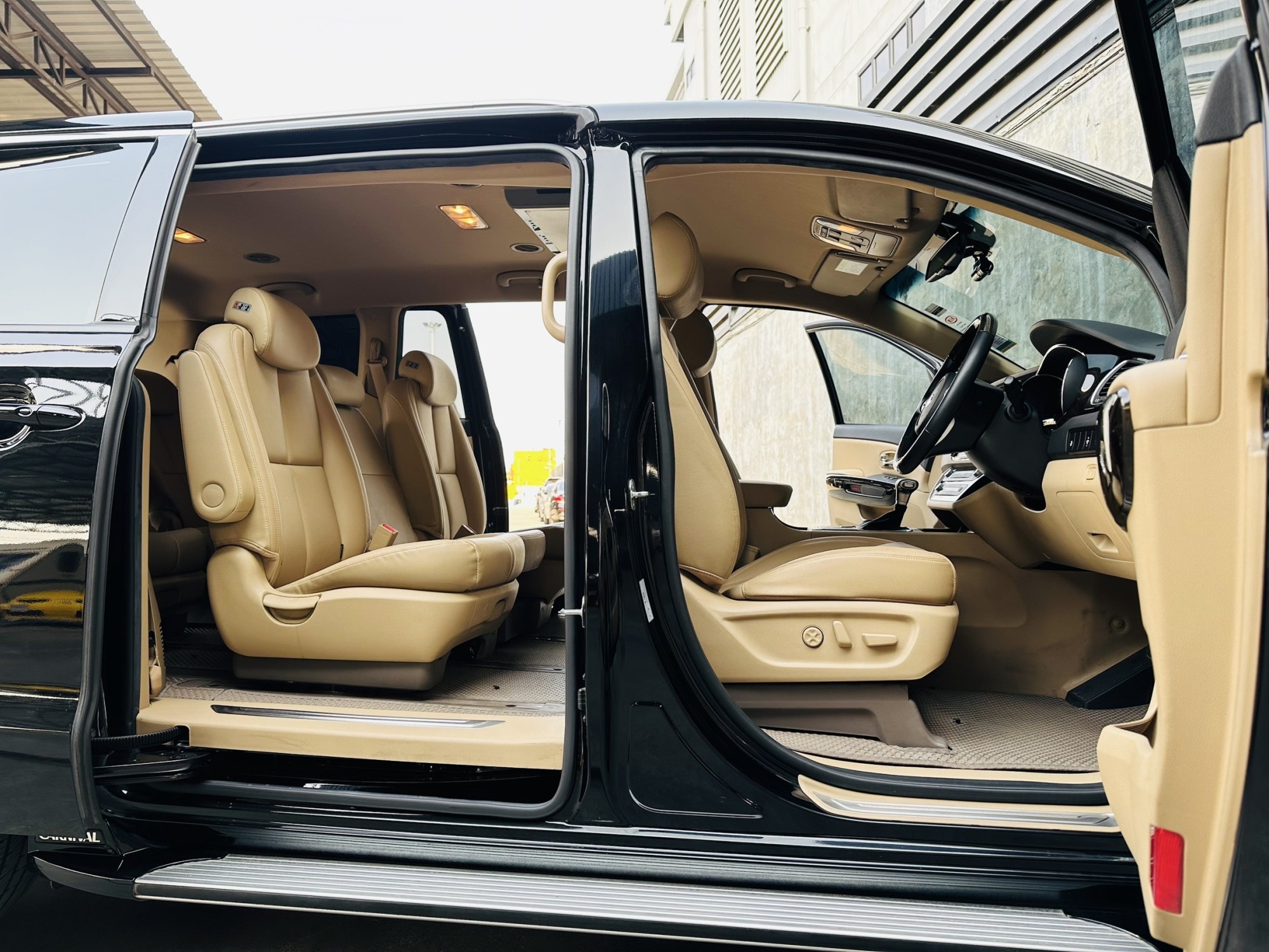 2020 แท้ KIA Grand Carnival Minorchange 2.2 EX 8AT (รูปที่ 5)