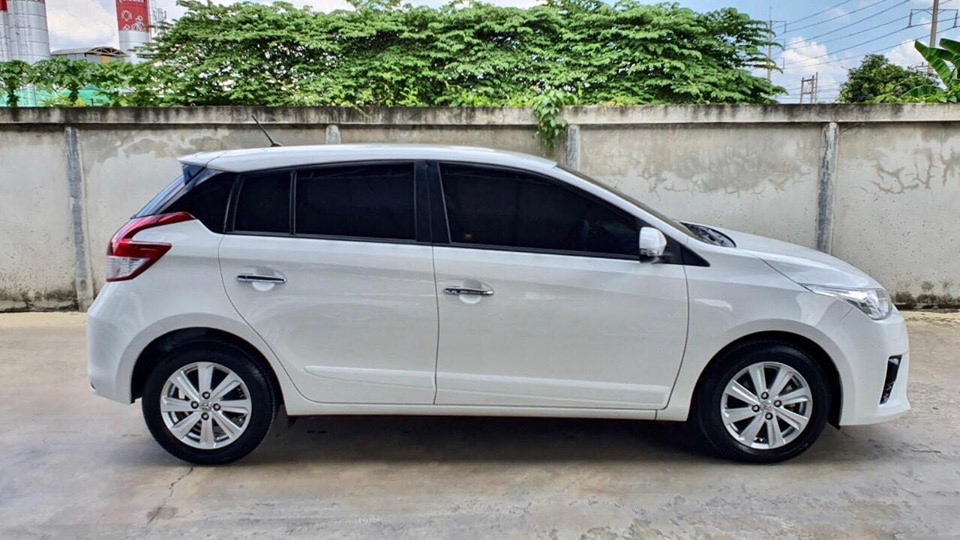 Toyota Yaris ปี 2014 สีขาว (รูปที่ 6)