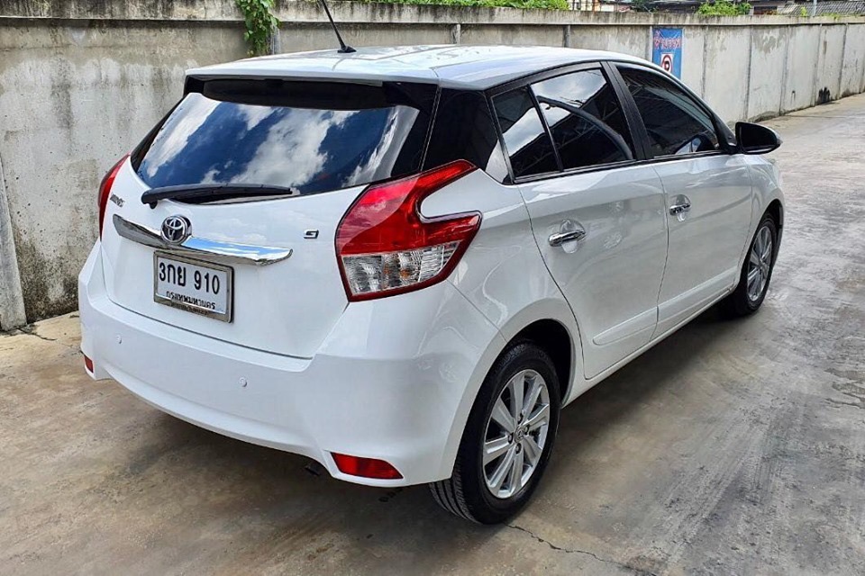 Toyota Yaris ปี 2014 สีขาว (รูปที่ 3)