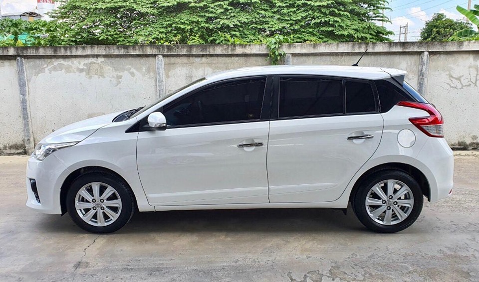 Toyota Yaris ปี 2014 สีขาว (รูปที่ 5)