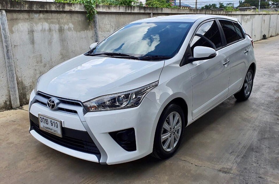 Toyota Yaris ปี 2014 สีขาว