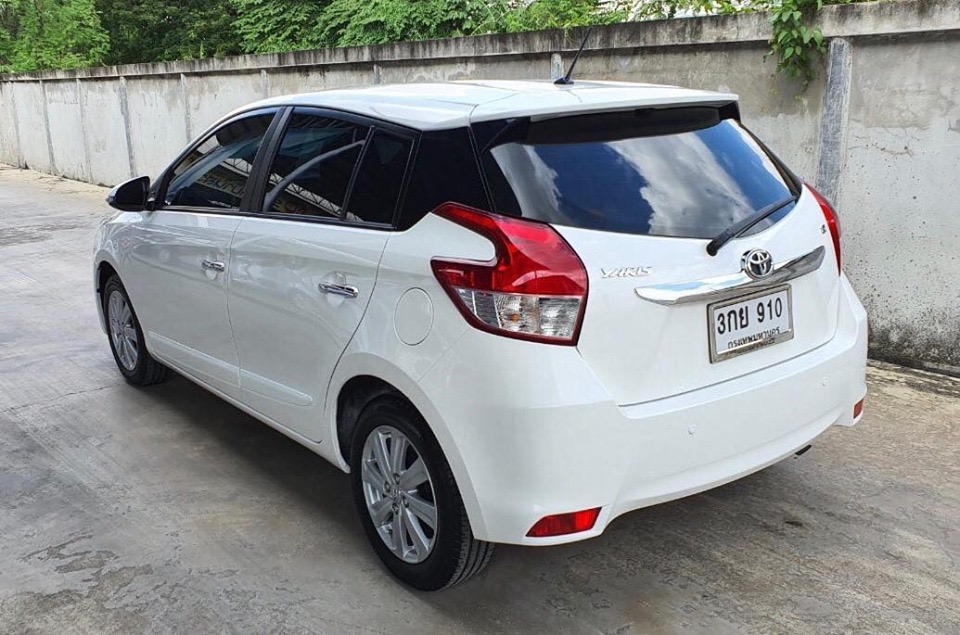 Toyota Yaris ปี 2014 สีขาว (รูปที่ 4)