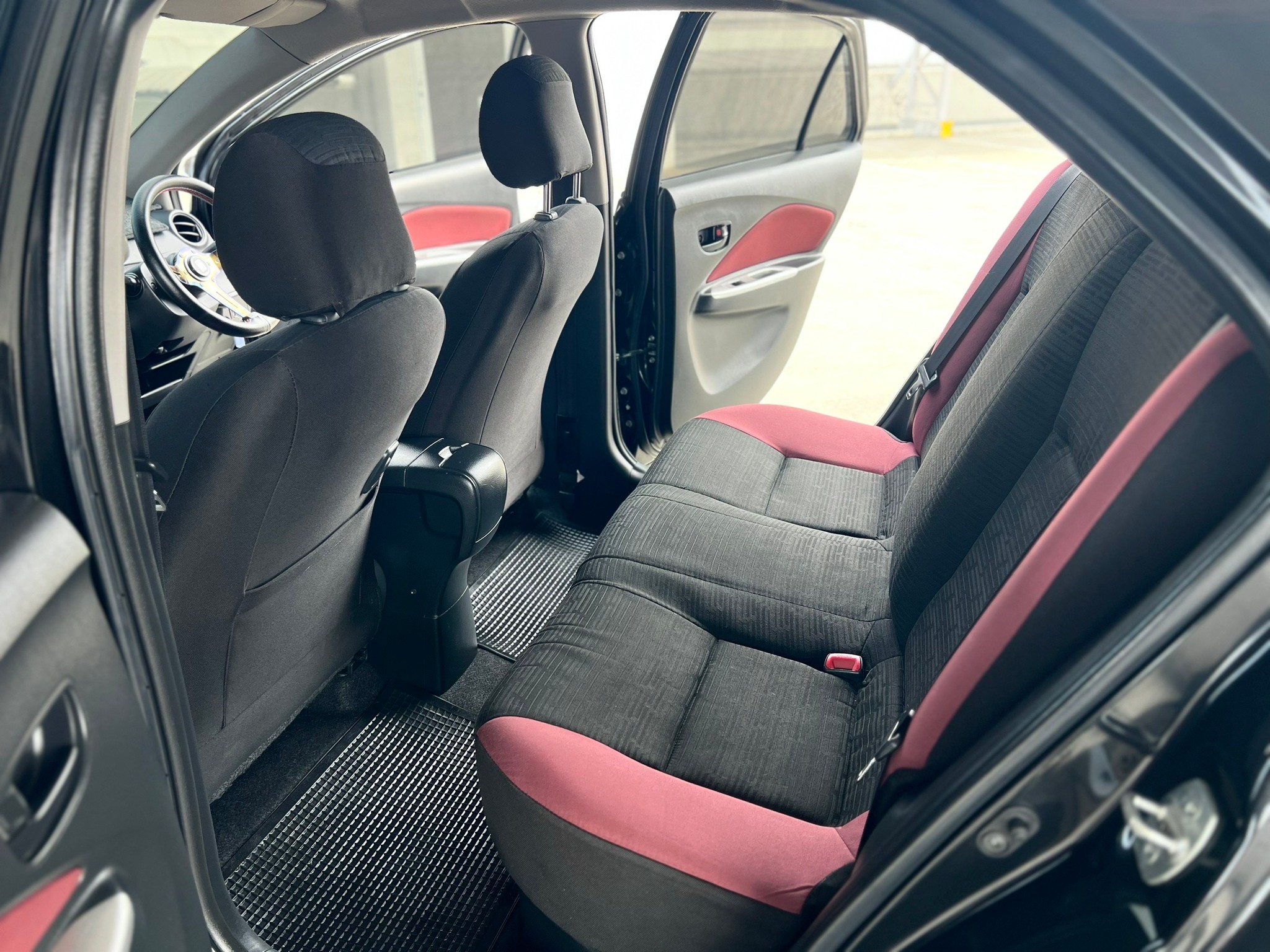 TOYOTA VIOS 1.5 TRD sportivo 2011 แท้ ซุดแต่งโรงงาน ไมล์แท้ 64,000 กม. (รูปที่ 13)