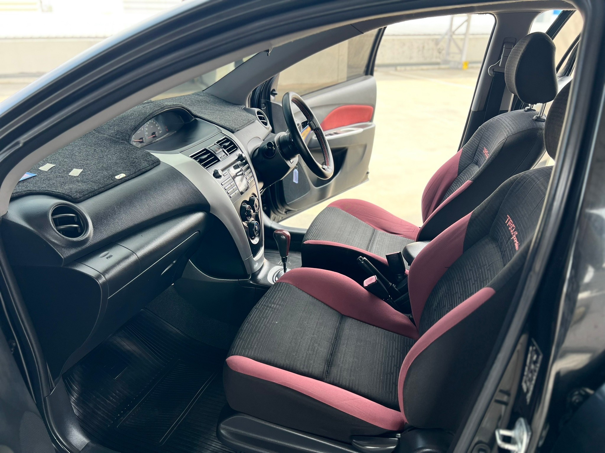 TOYOTA VIOS 1.5 TRD sportivo 2011 แท้ ซุดแต่งโรงงาน ไมล์แท้ 64,000 กม. (รูปที่ 14)