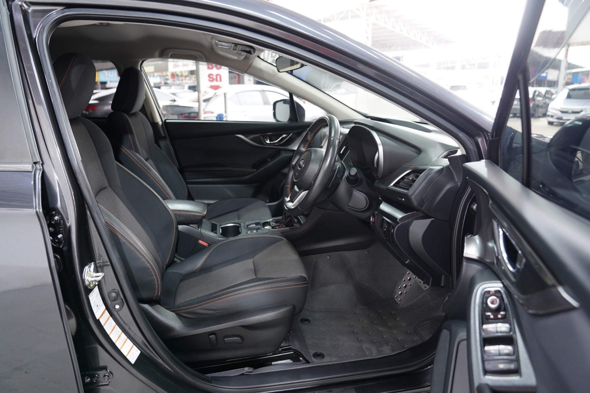 #SUBARU #XV 2.0 i-P AT 2018 จดปี 2019 สีเทา (รูปที่ 13)