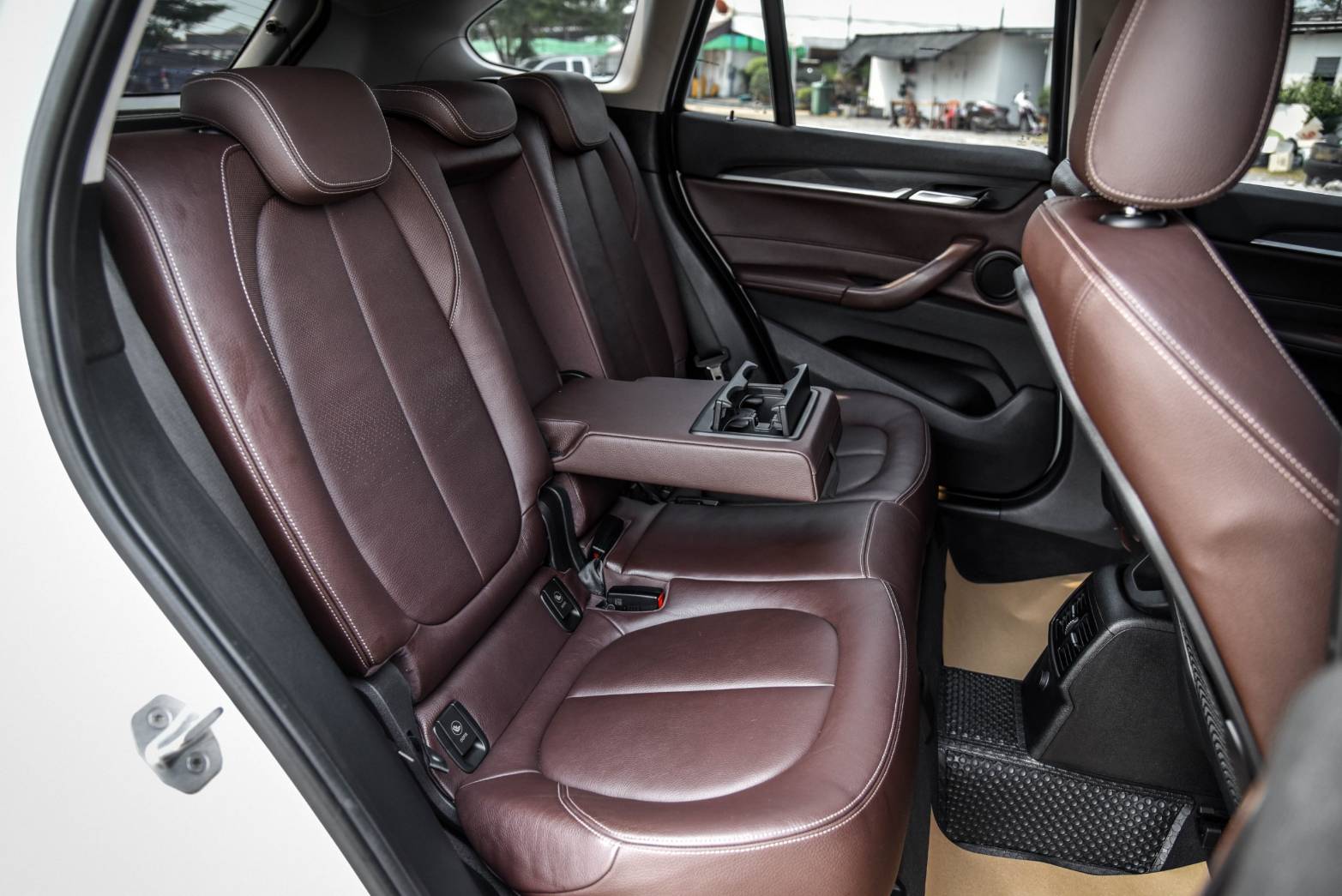 BMW X1 sDrive18d 2.0 XLine AT 2017 ไมล์ 96,xxx km. (รูปที่ 8)