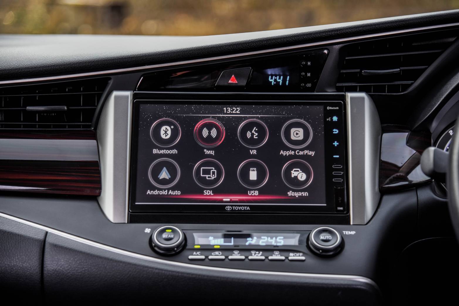 TOYOTA I#NNOVA Crysta 2.8 Premium AT 2022 ไมล์ 102,xxx km. ราคา 799,000 บาท (รูปที่ 10)
