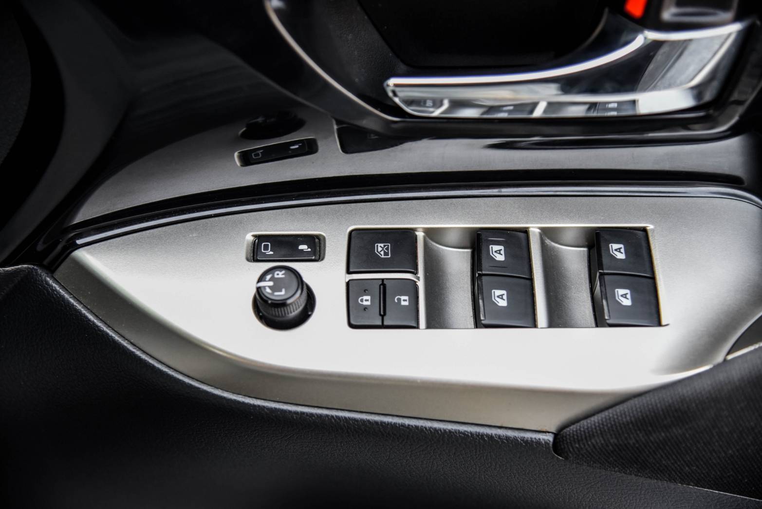 TOYOTA I#NNOVA Crysta 2.8 Premium AT 2022 ไมล์ 102,xxx km. ราคา 799,000 บาท (รูปที่ 17)