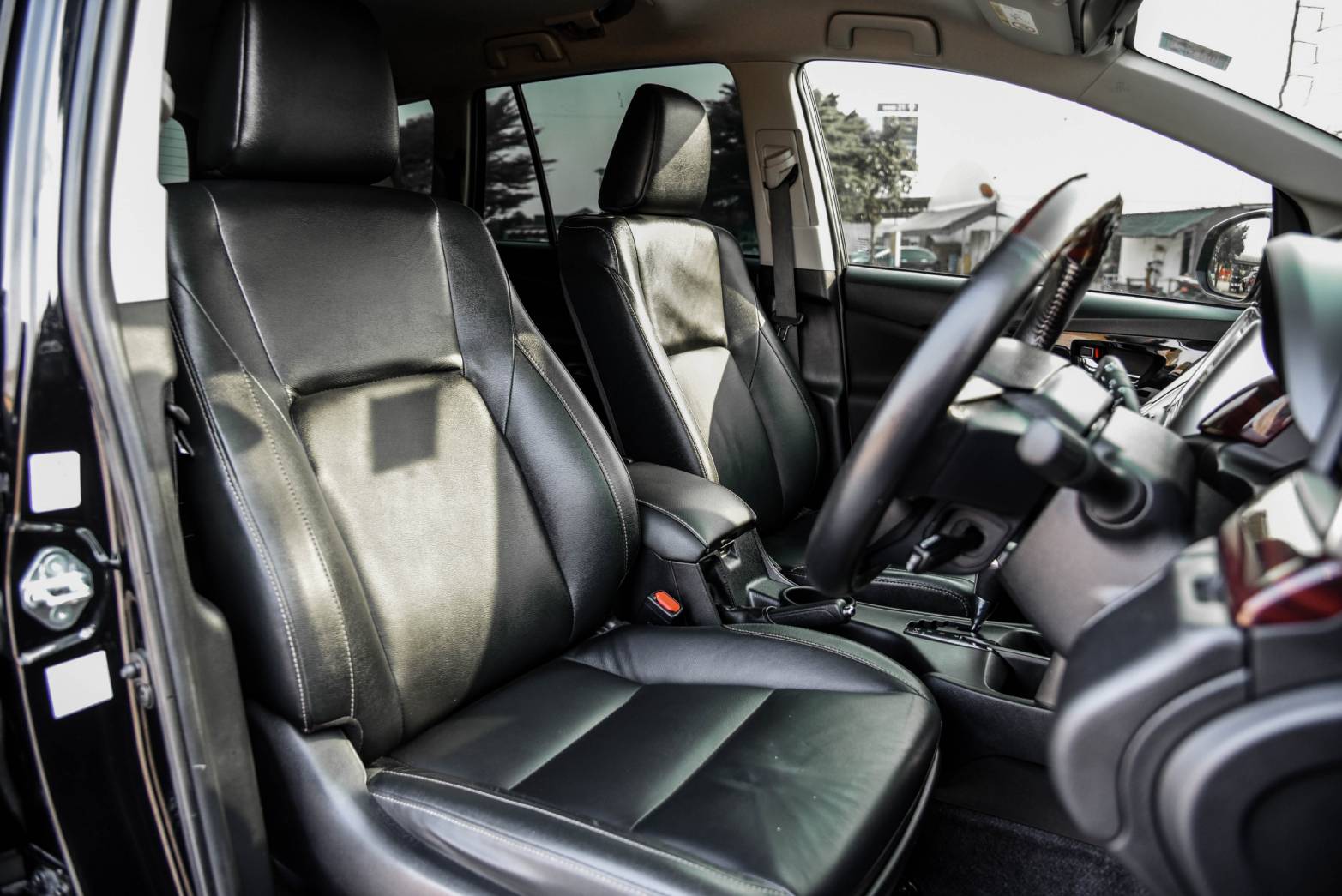 TOYOTA I#NNOVA Crysta 2.8 Premium AT 2022 ไมล์ 102,xxx km. ราคา 799,000 บาท (รูปที่ 9)
