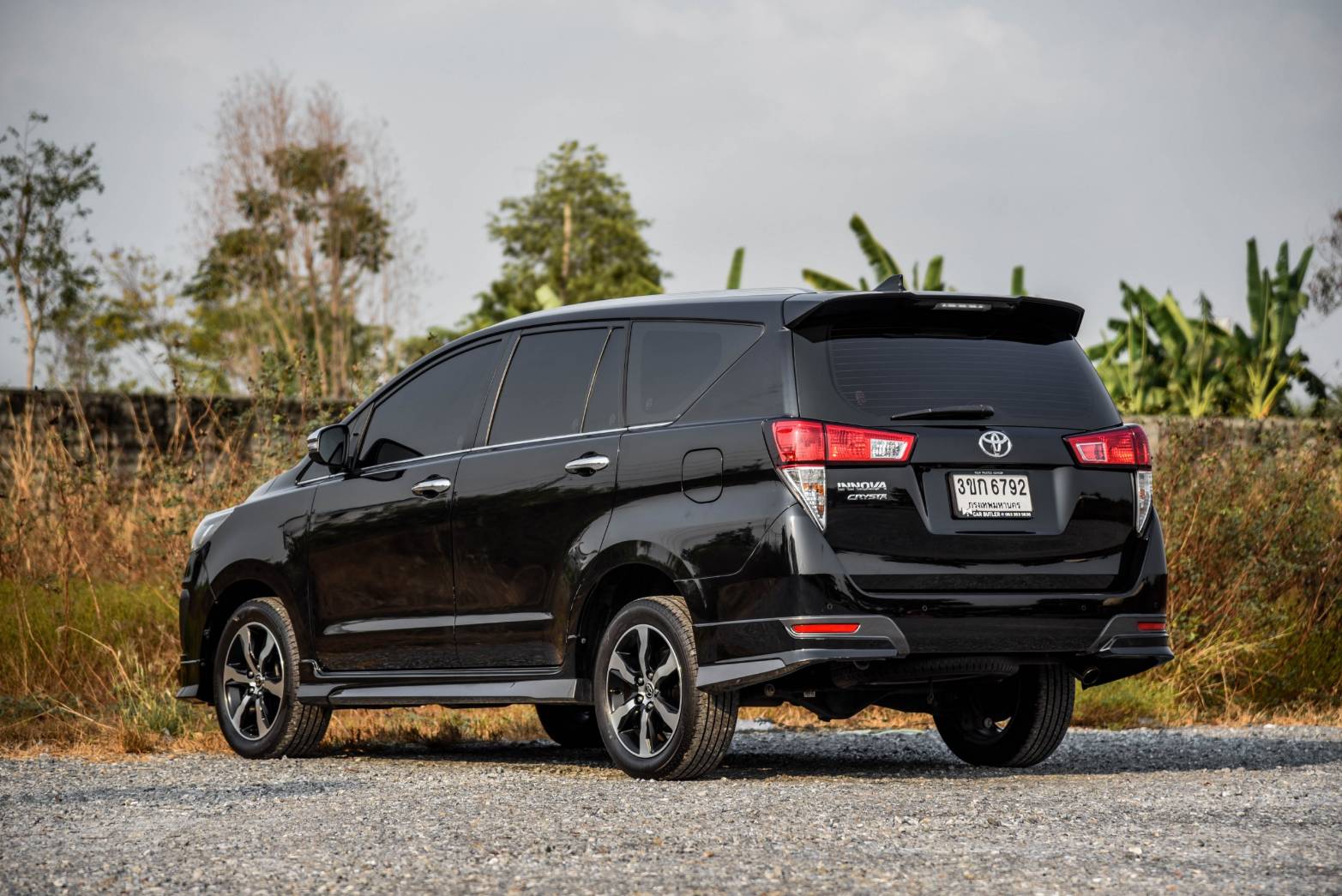 TOYOTA I#NNOVA Crysta 2.8 Premium AT 2022 ไมล์ 102,xxx km. ราคา 799,000 บาท (รูปที่ 2)