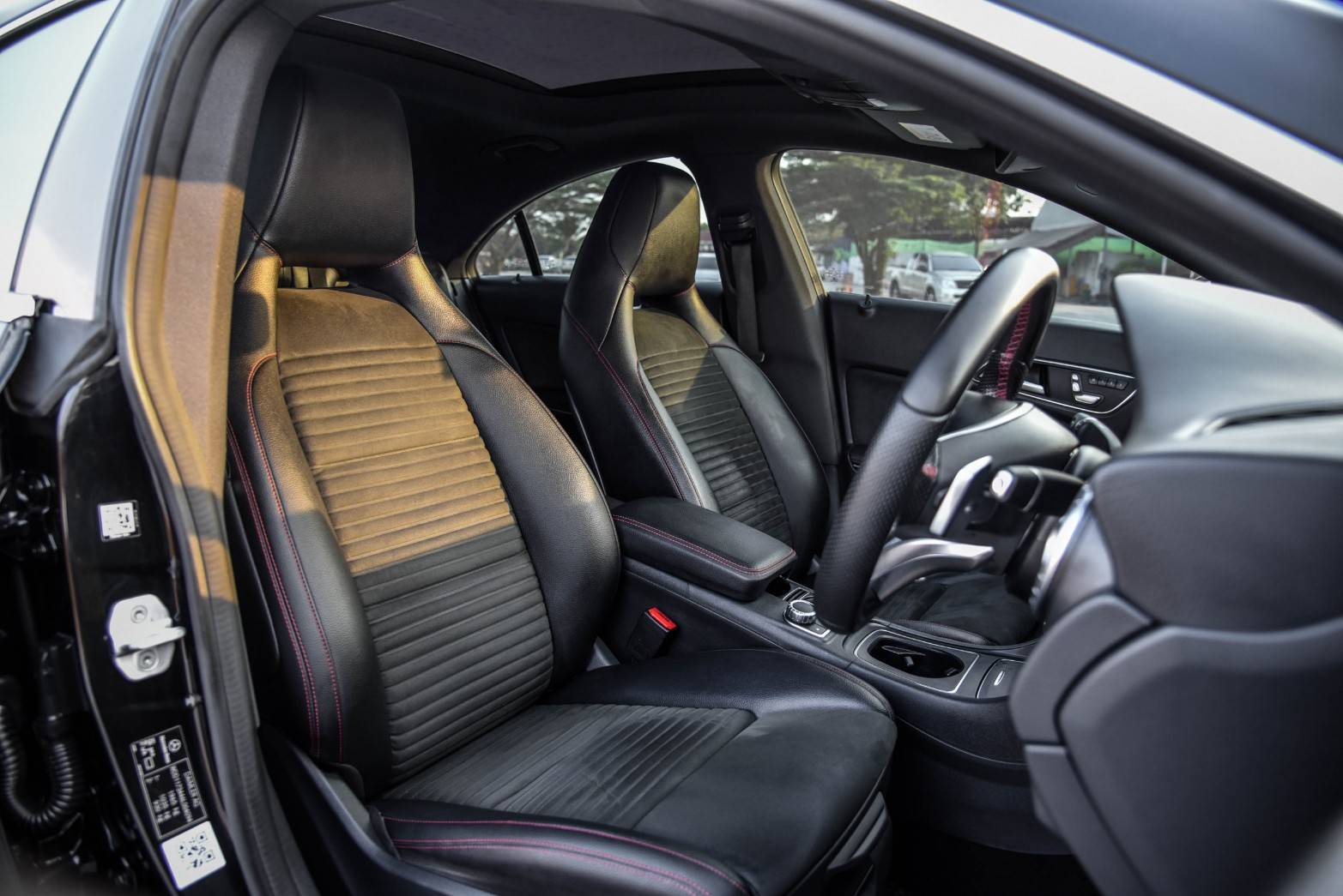 Mercedes-Benz CLA250 2.0 AMG Dynamic AT 2017 ไมล์ 85,xxx km. (รูปที่ 16)