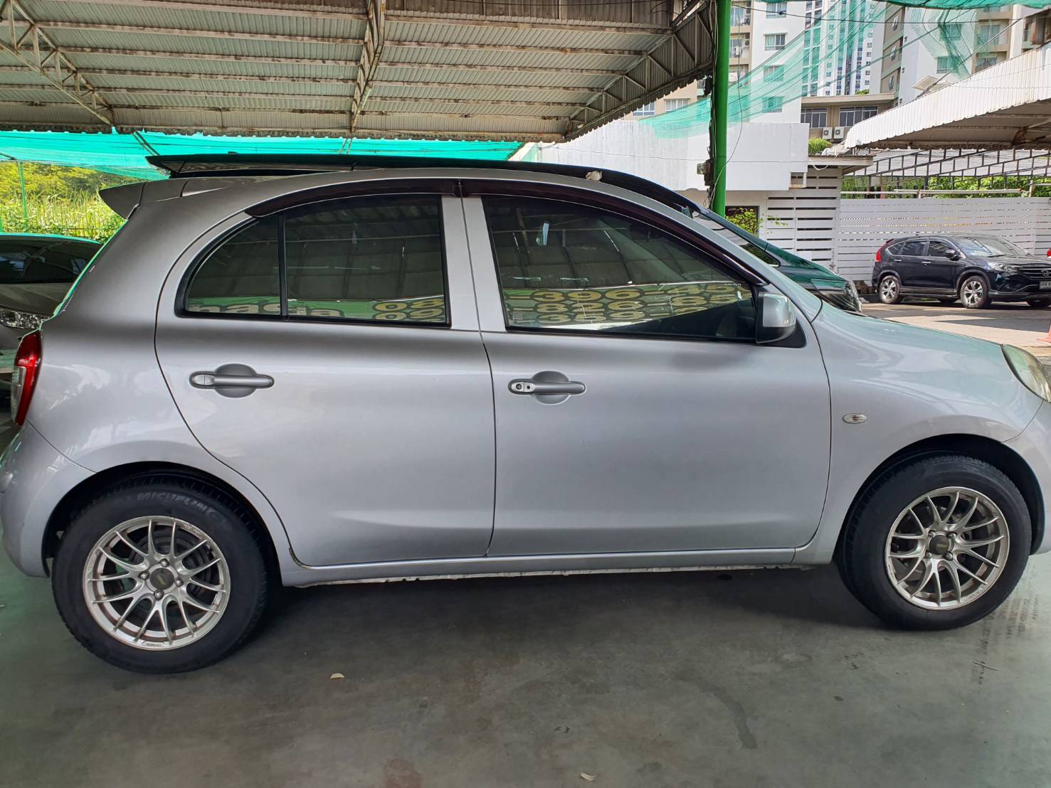 Nissan March 1.2EL ปี 2011 สีบรอนซ์เงิน ออโต้ รถมือ1 (รูปที่ 5)