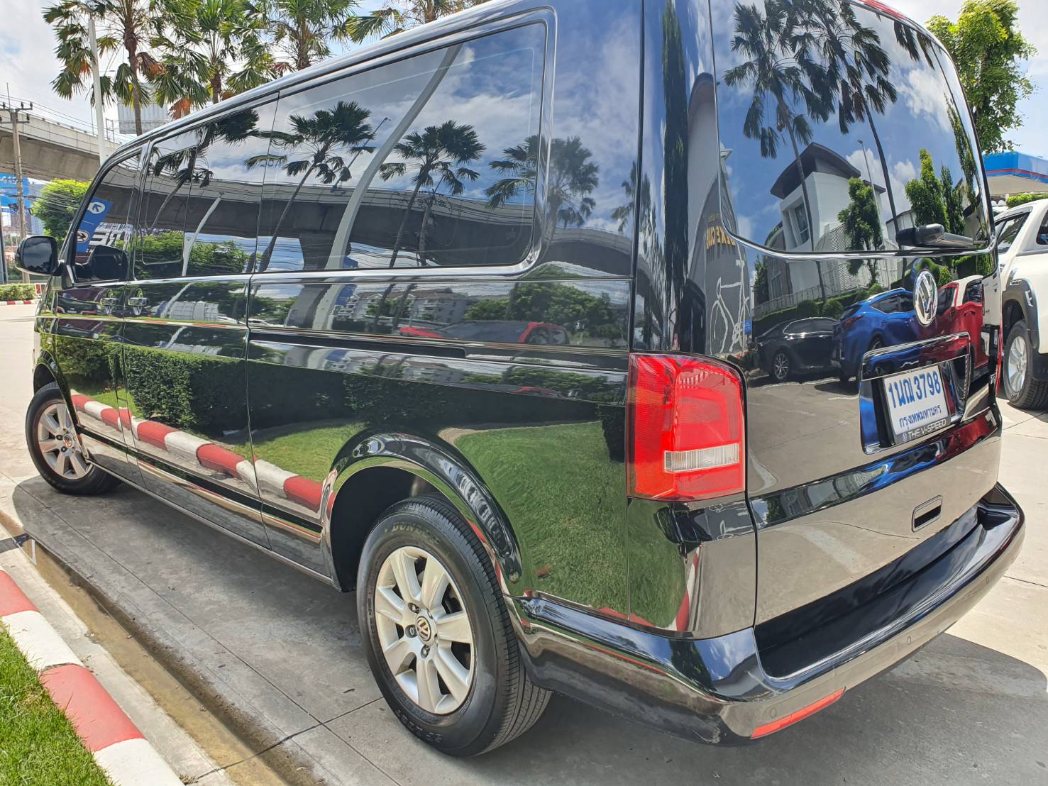 Volkswagen Caravelle T5 2.0 TDi สีดำ ปี2012 รถมือ1 (รูปที่ 4)