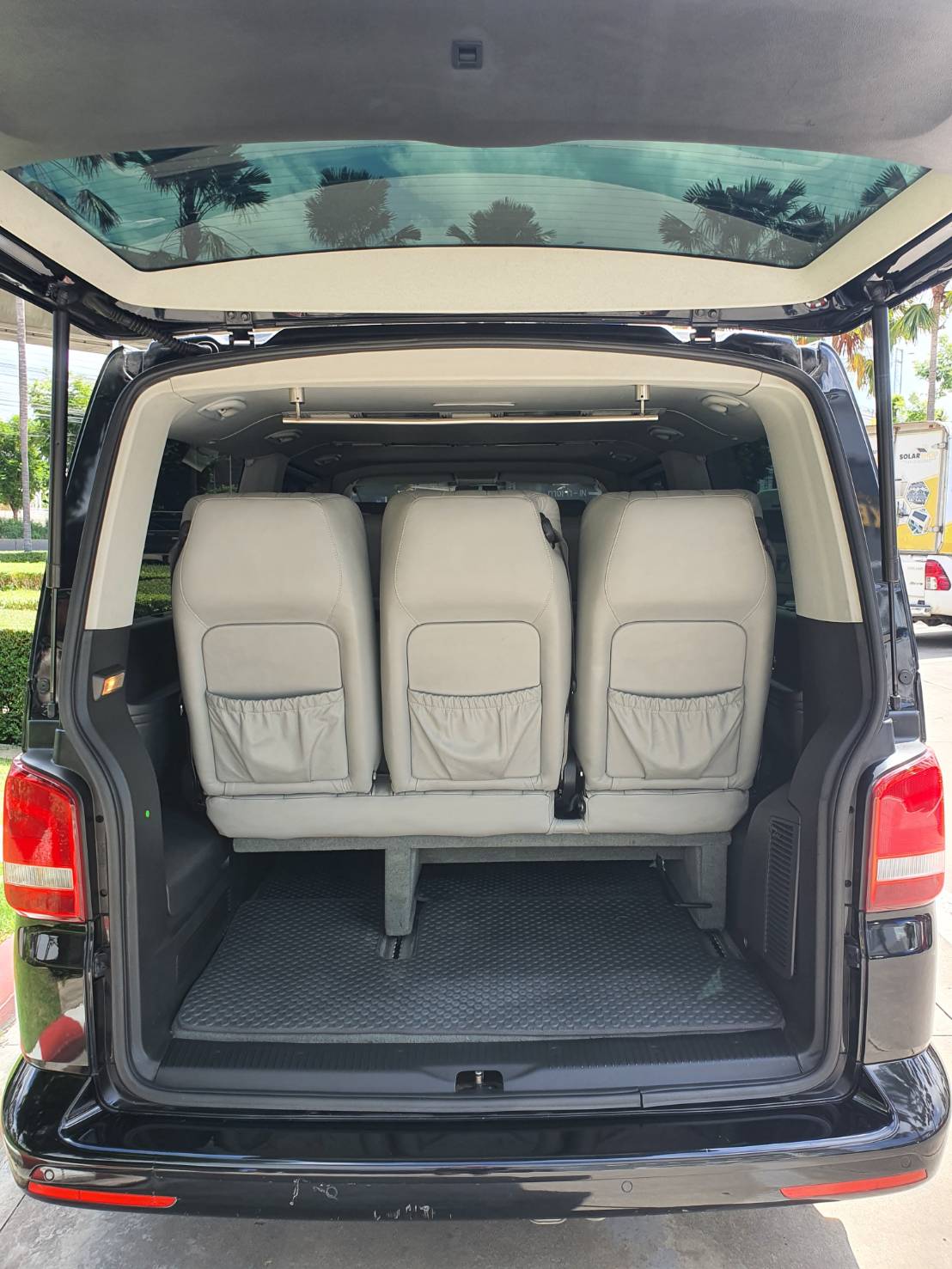 Volkswagen Caravelle T5 2.0 TDi สีดำ ปี2012 รถมือ1 (รูปที่ 10)