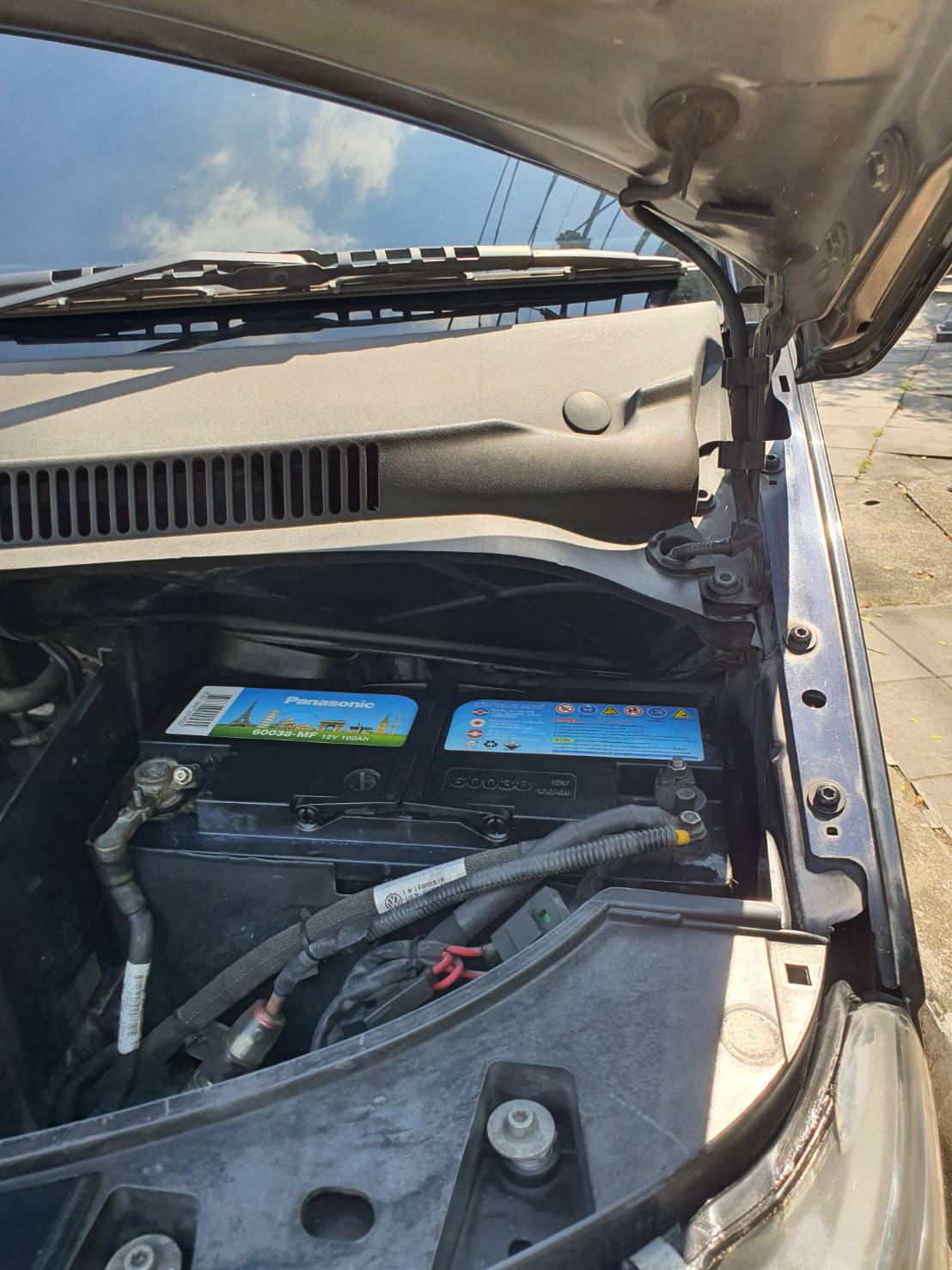 Volkswagen Caravelle T5 2.0 TDi สีดำ ปี2012 รถมือ1 (รูปที่ 13)