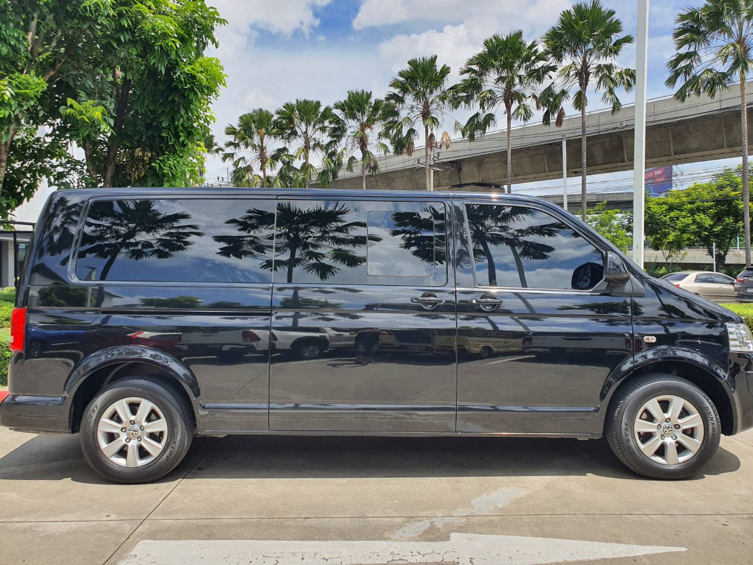 Volkswagen Caravelle T5 2.0 TDi สีดำ ปี2012 รถมือ1 (รูปที่ 5)