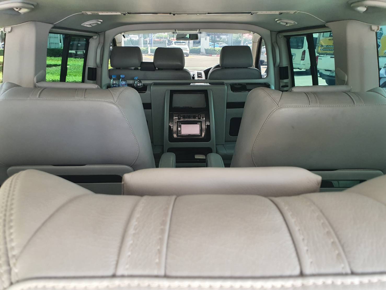 Volkswagen Caravelle T5 2.0 TDi สีดำ ปี2012 รถมือ1 (รูปที่ 9)