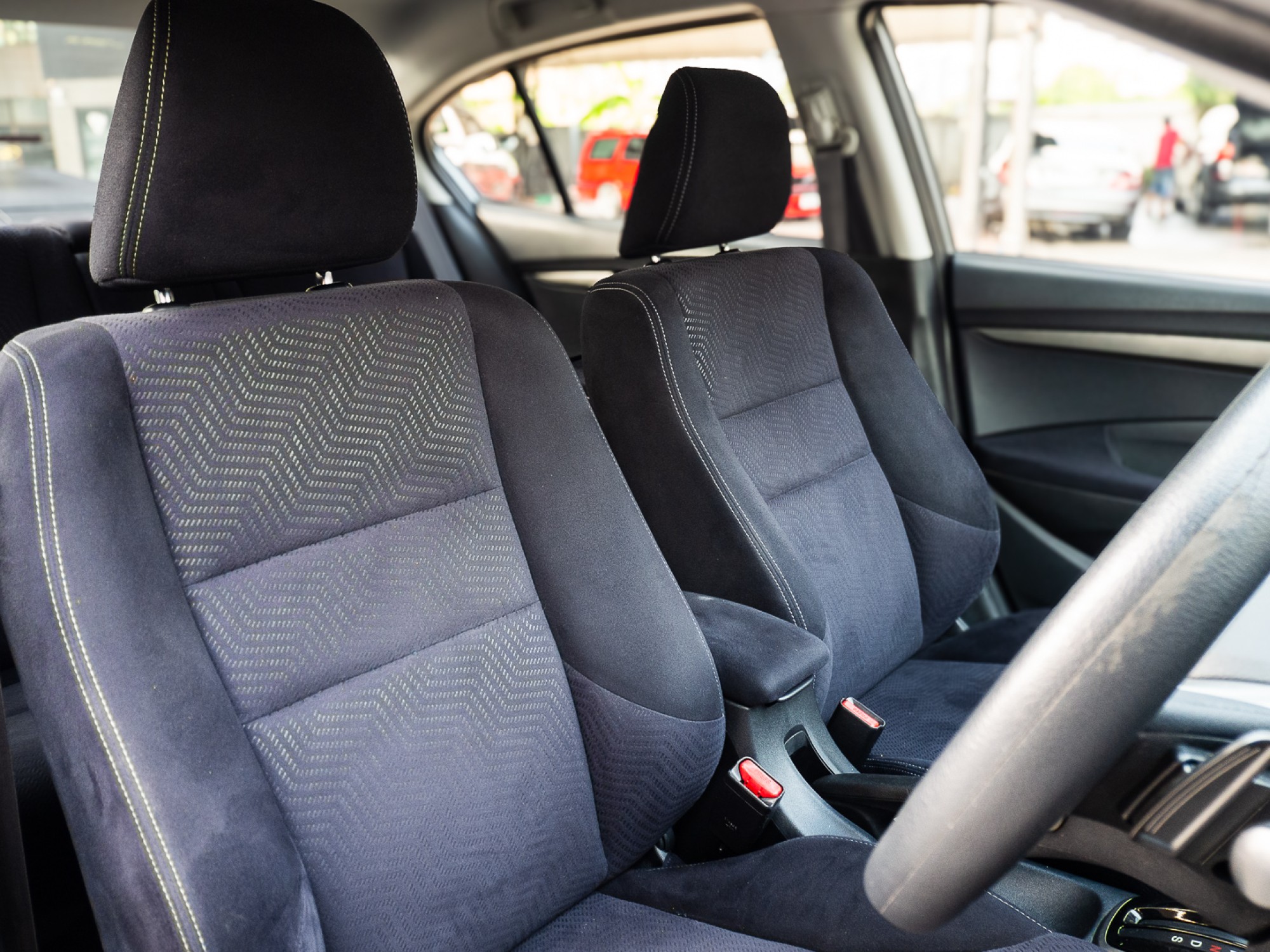 2011 Honda City สีเทา (รูปที่ 8)