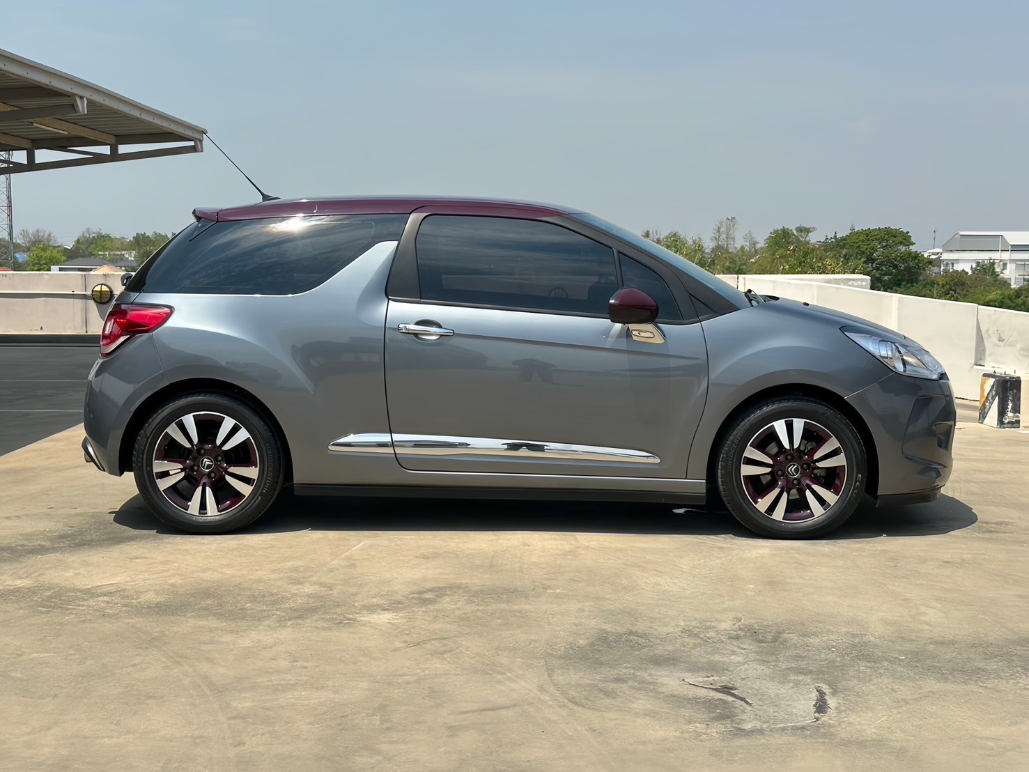 2013 Citroen DS3 สีเทา (รูปที่ 5)