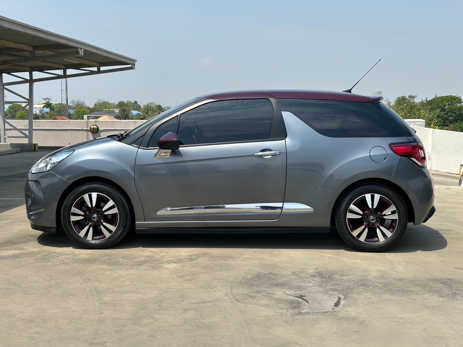 2013 Citroen DS3 สีเทา (รูปที่ 6)