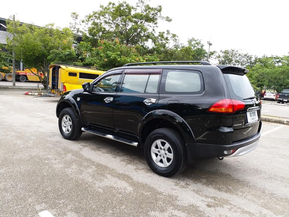 Mitsubishi Pajero Sport ปี 2009 สีดำ (รูปที่ 4)
