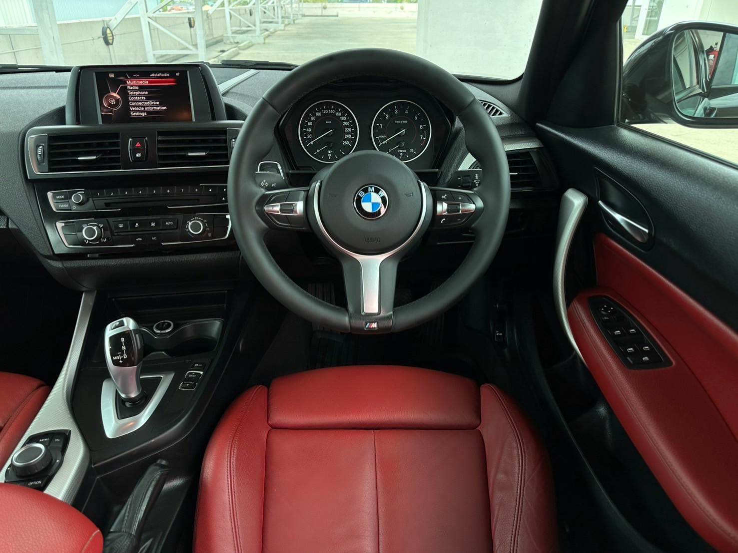 2017 BMW 1 Series F20 118i สีดำ (รูปที่ 13)