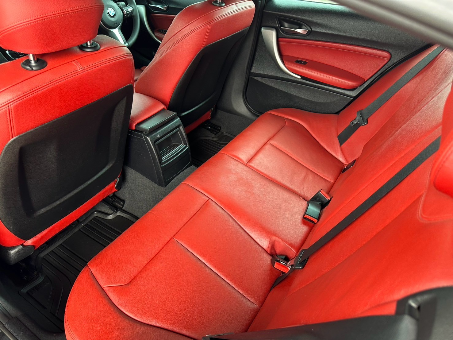 2017 BMW 1 Series F20 118i สีดำ (รูปที่ 17)