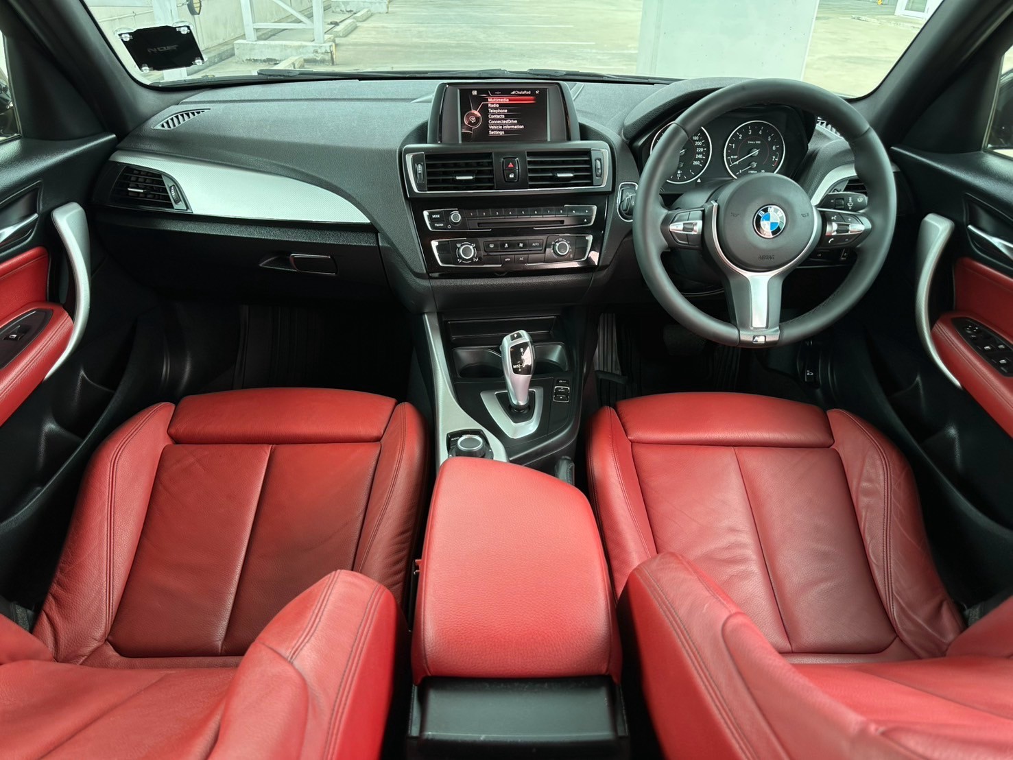 2017 BMW 1 Series F20 118i สีดำ (รูปที่ 14)