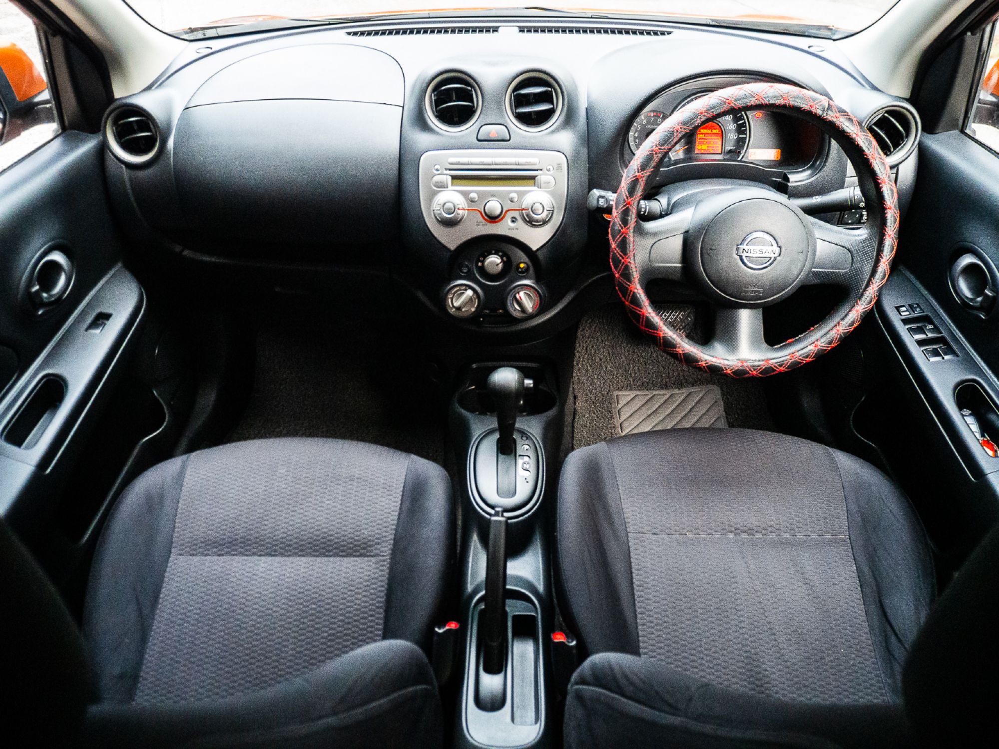 2011 Nissan March สีส้ม (รูปที่ 14)