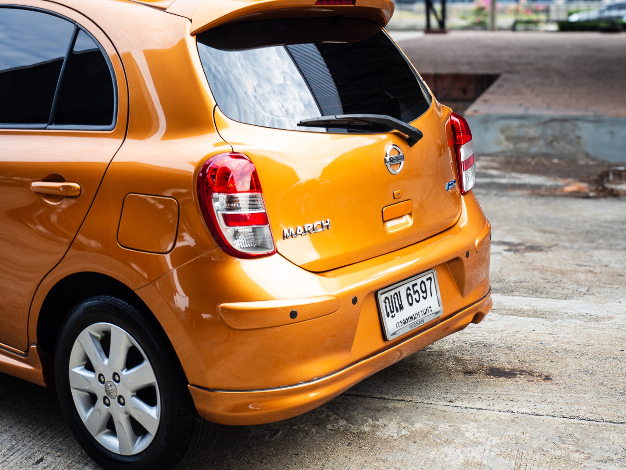 2011 Nissan March สีส้ม (รูปที่ 15)
