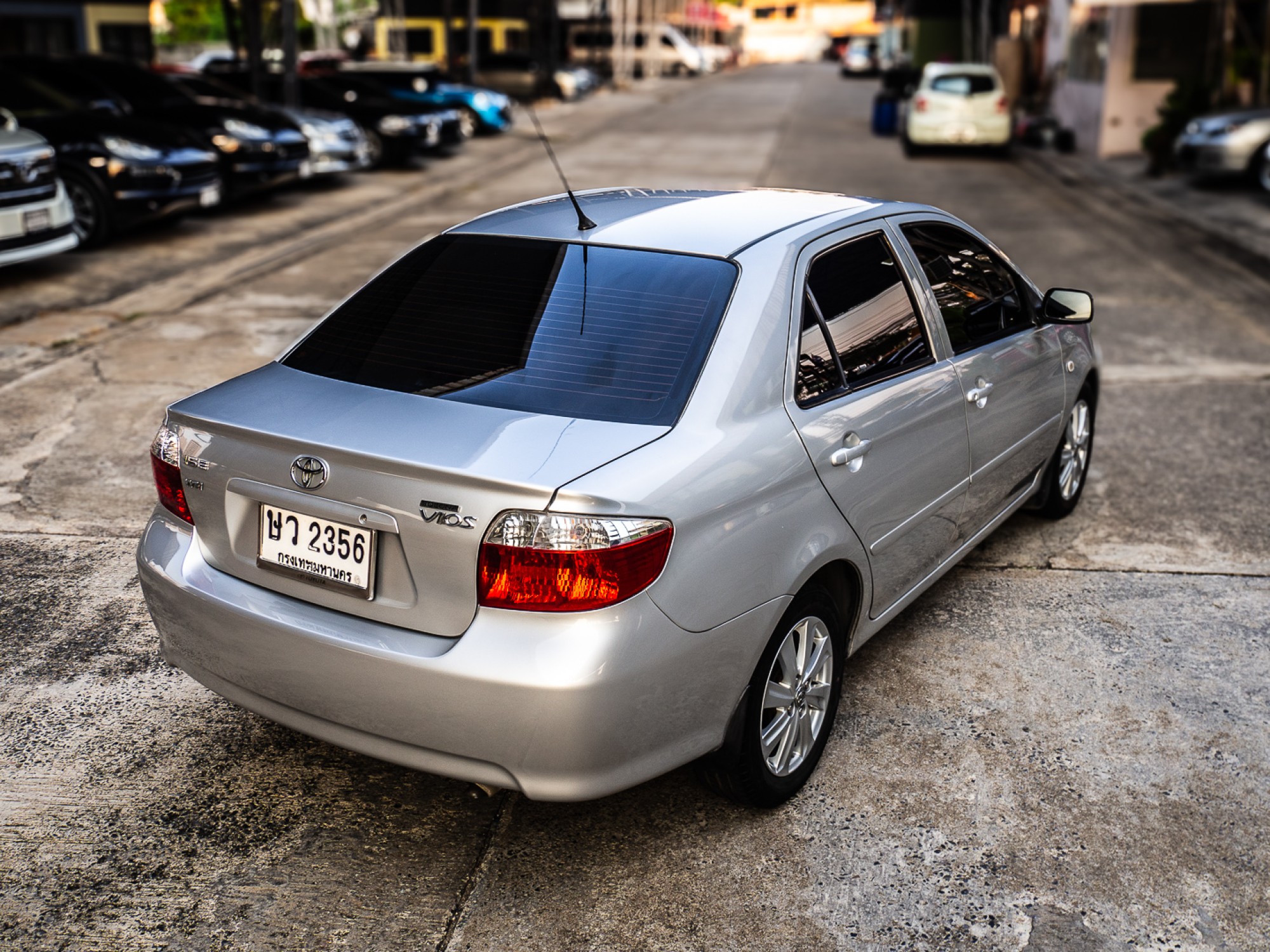 2004 Toyota Vios สีเงิน (รูปที่ 18)