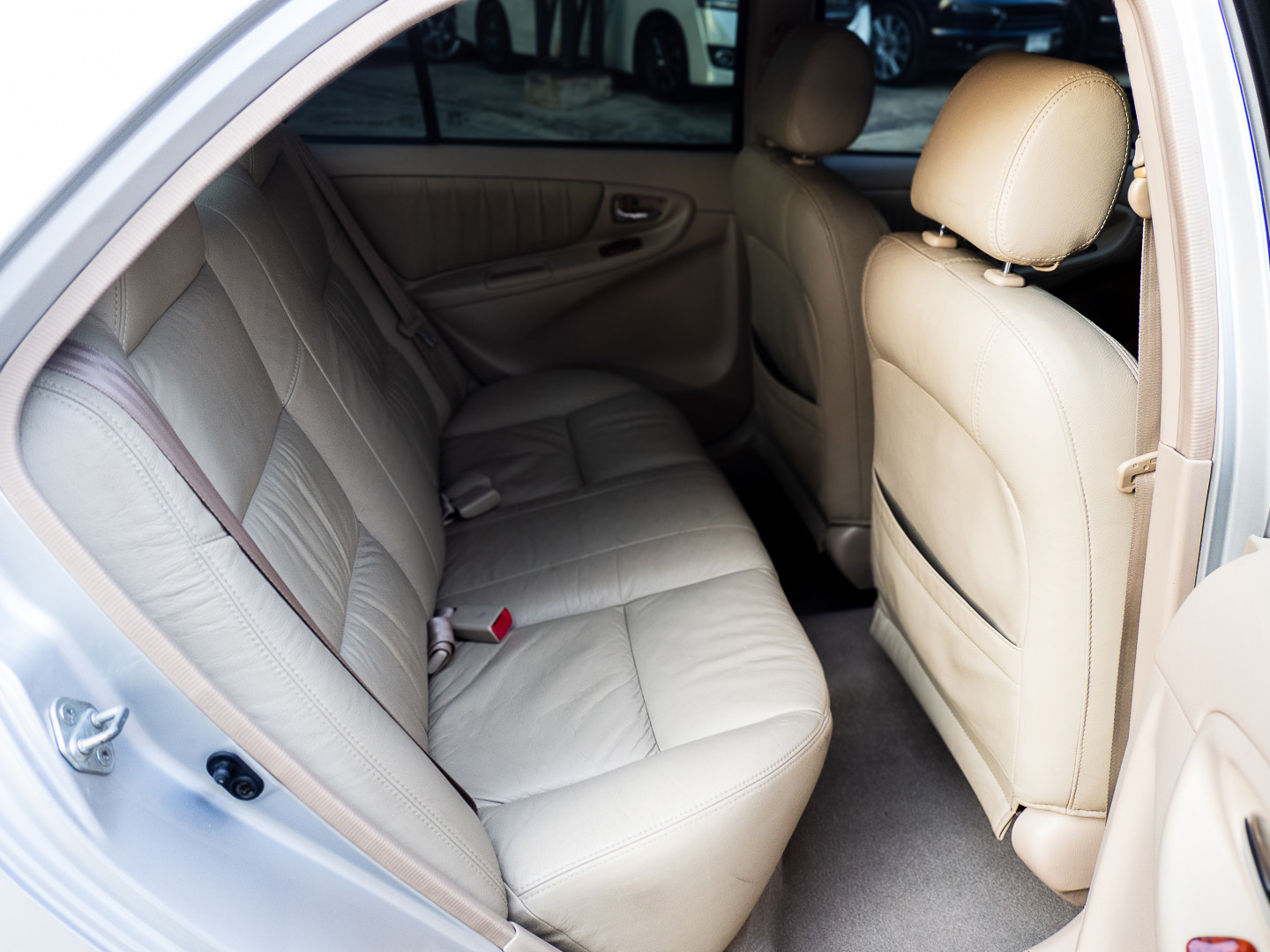 2004 Toyota Vios สีเงิน (รูปที่ 9)