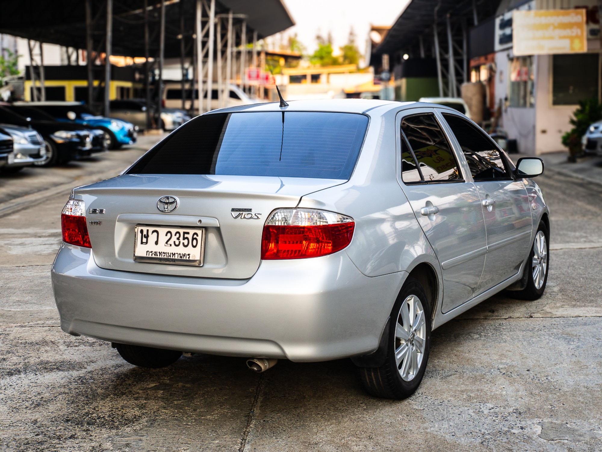2004 Toyota Vios สีเงิน (รูปที่ 5)