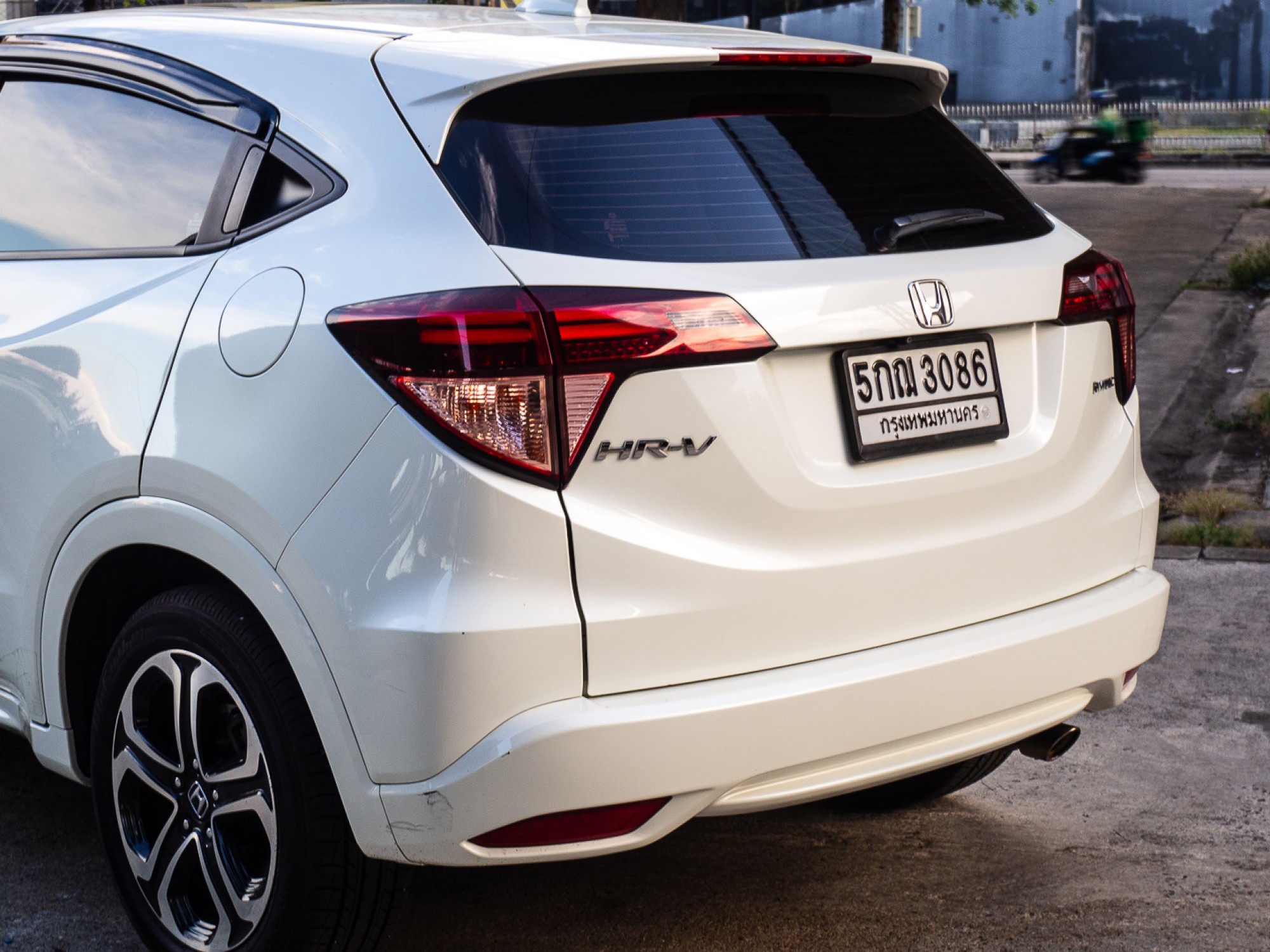 2016 Honda HR-V สีขาว (รูปที่ 18)
