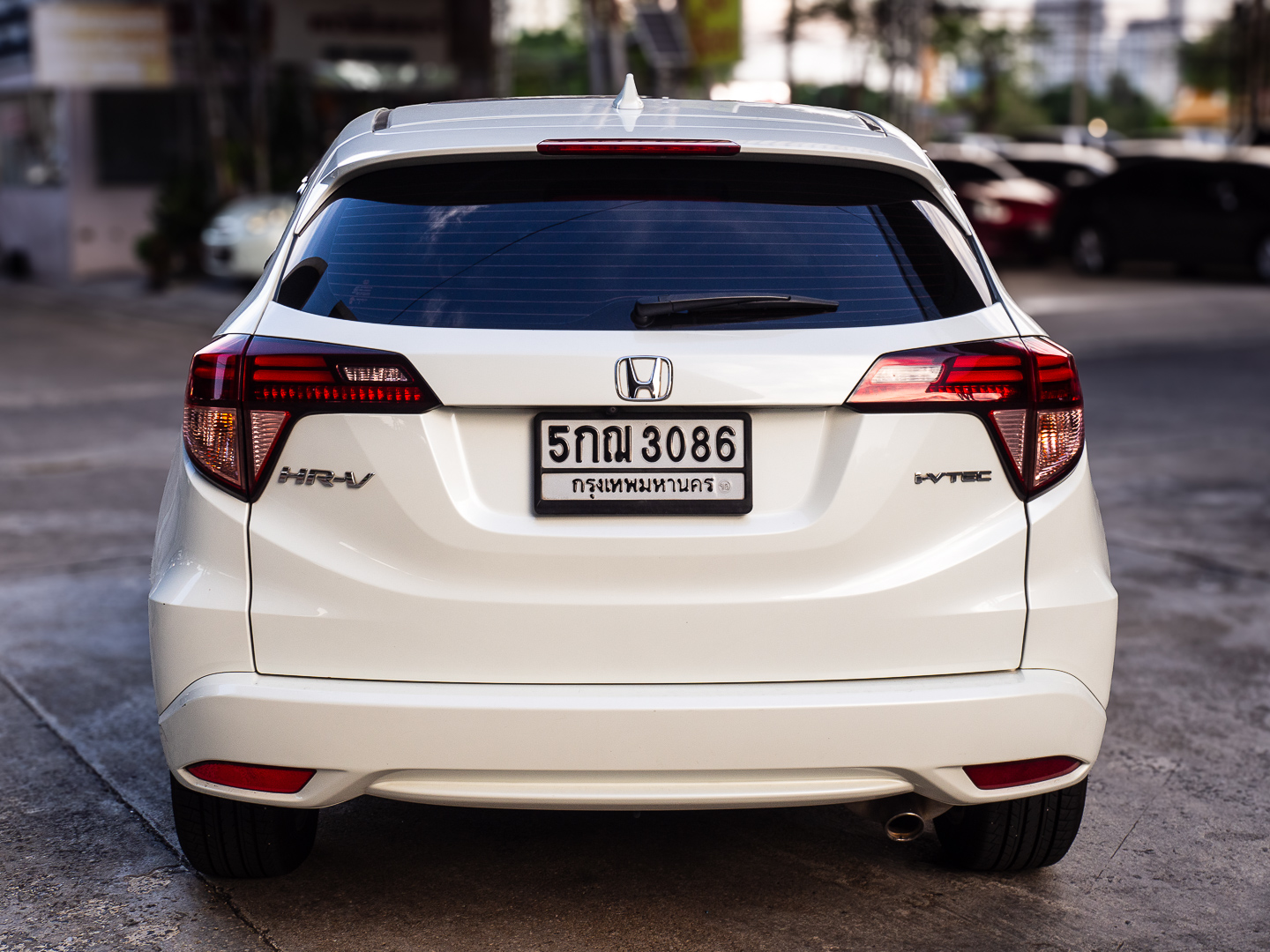 2016 Honda HR-V สีขาว (รูปที่ 4)