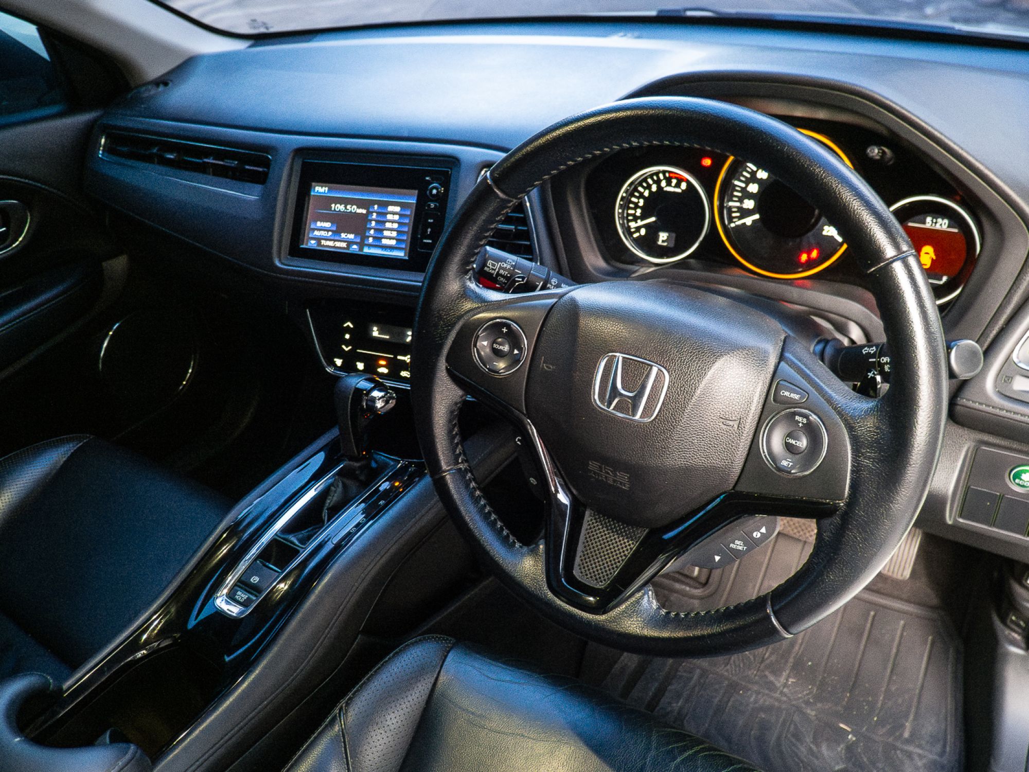 2016 Honda HR-V สีขาว (รูปที่ 7)
