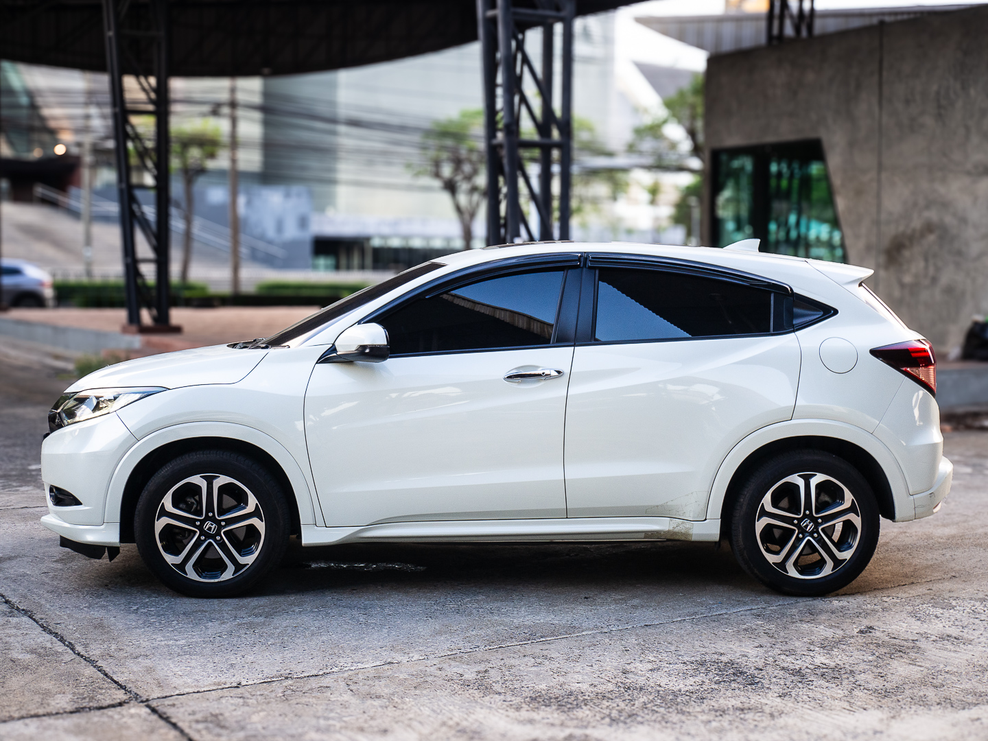 2016 Honda HR-V สีขาว (รูปที่ 3)