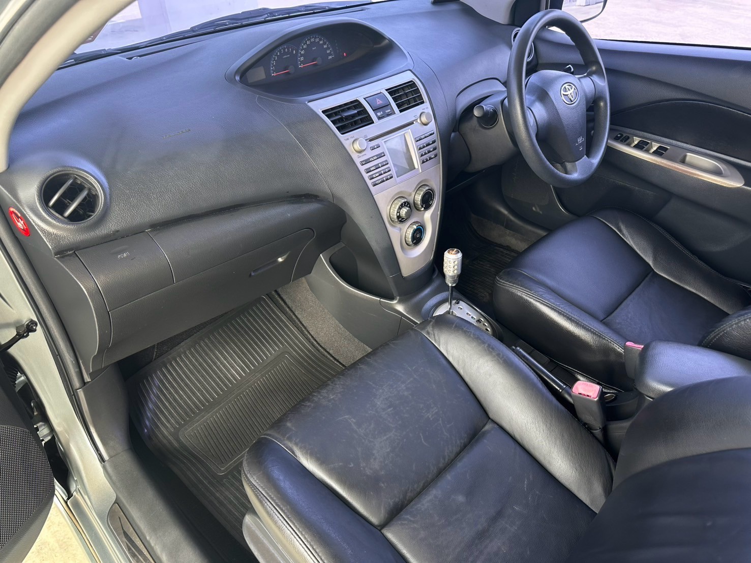 2008 Toyota Vios สีเทา (รูปที่ 12)