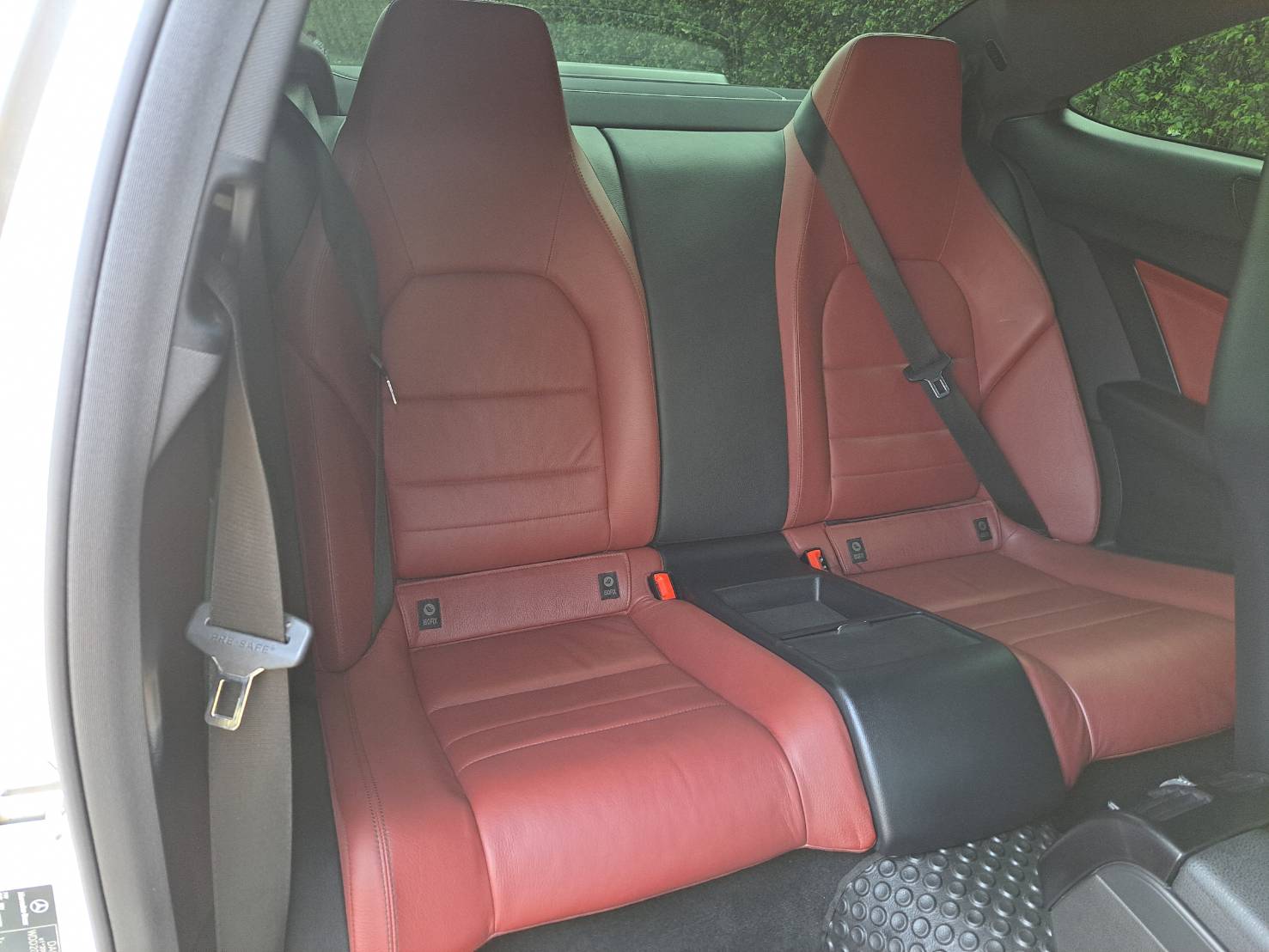 BENZ C180 COUPE AMG ออฟชั่นเต็ม เบาะแดง หลังคาแก้ว ปี2013 ไมล์น้อย 140,000 (รูปที่ 10)
